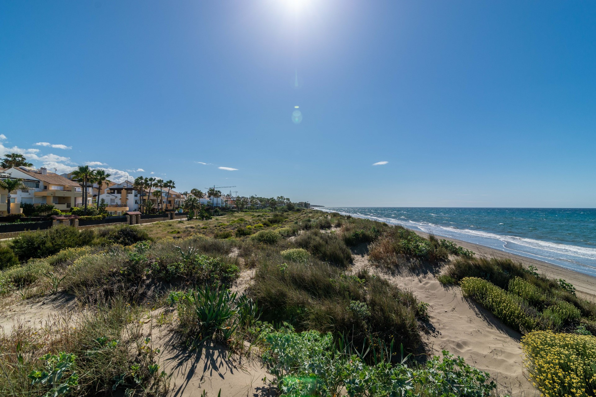 Spacious 4 bedroom beachfront townhouse in Bahia de Marbella, Marbella East 