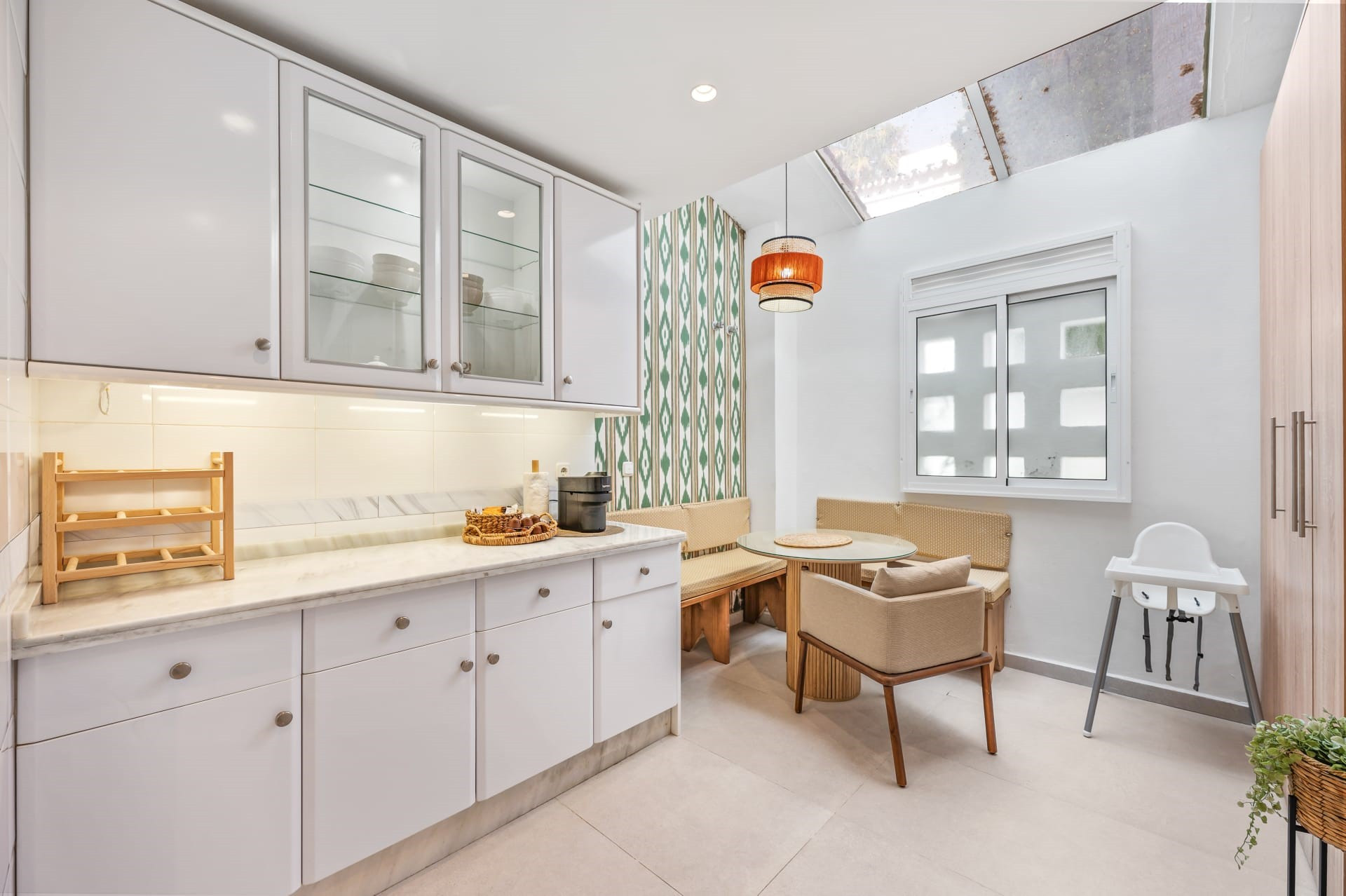 Spacious 4 bedroom beachfront townhouse in Bahia de Marbella, Marbella East 