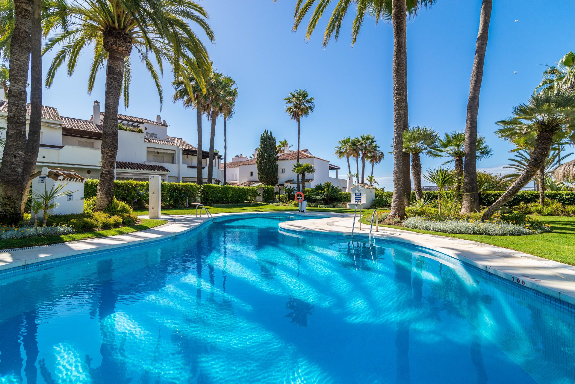 Spacious 4 bedroom beachfront townhouse in Bahia de Marbella, Marbella East 