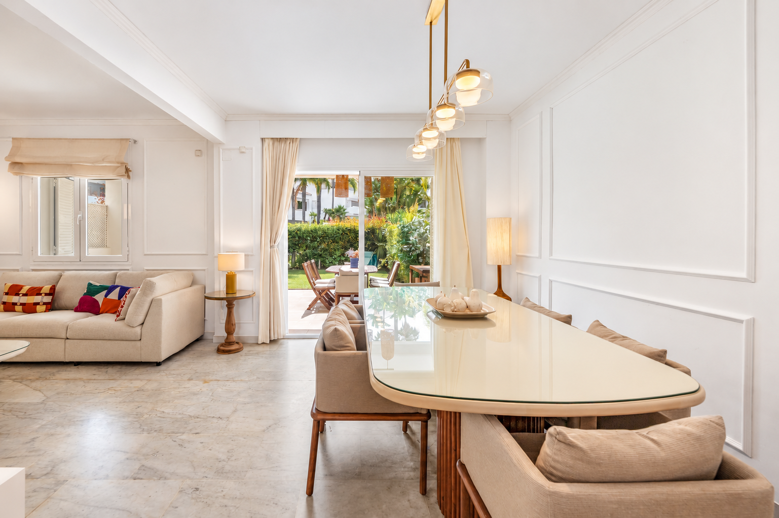 Spacious 4 bedroom beachfront townhouse in Bahia de Marbella, Marbella East 