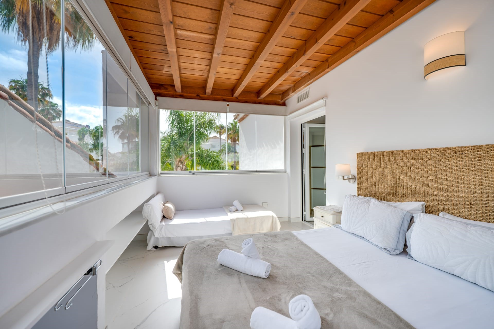 Spacious 4 bedroom beachfront townhouse in Bahia de Marbella, Marbella East 