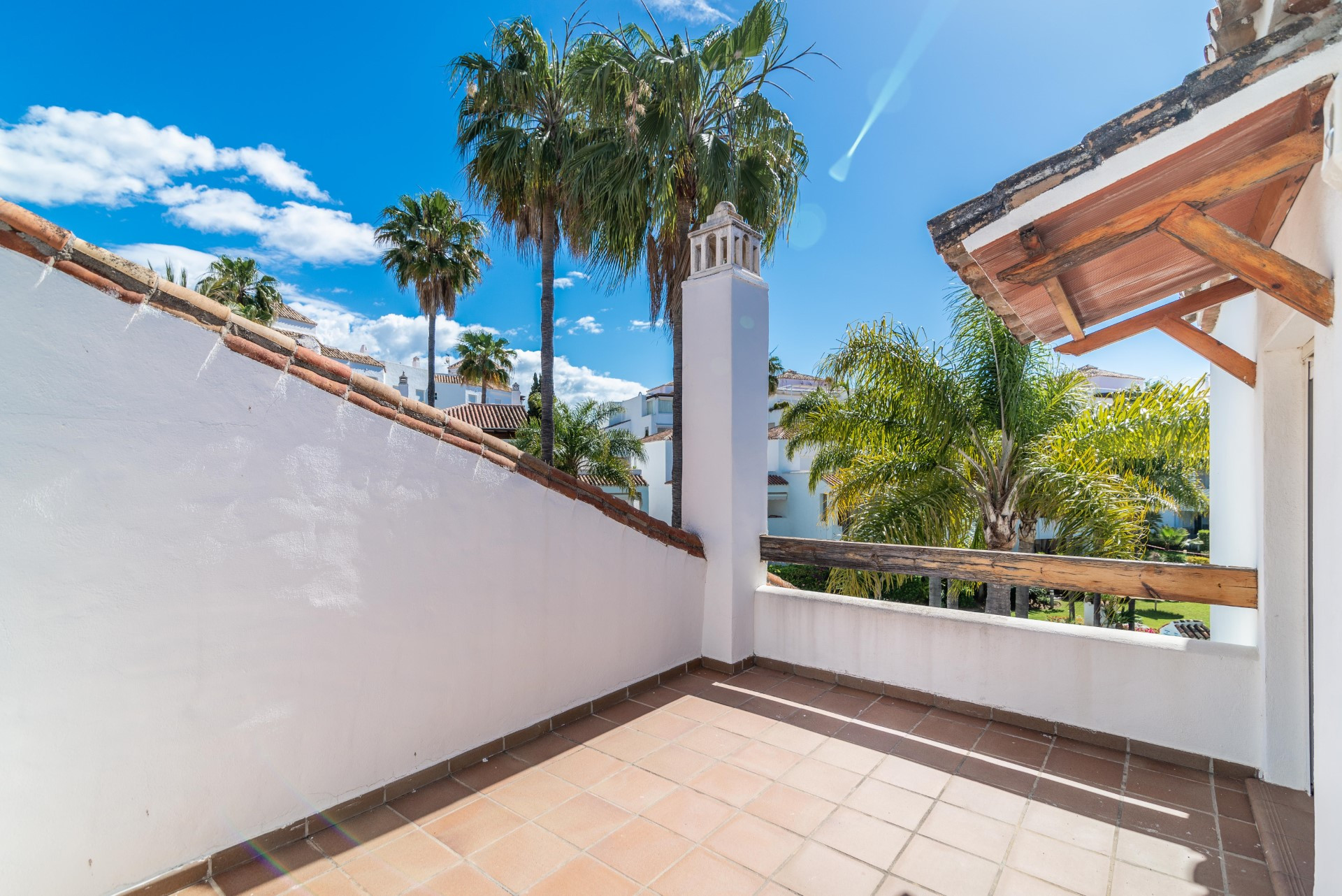 Spacious 4 bedroom beachfront townhouse in Bahia de Marbella, Marbella East 