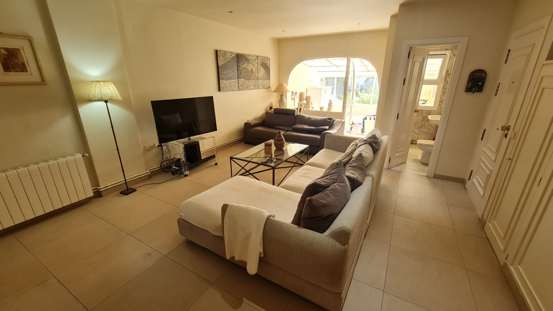 Fantastic location, a 3 bedroom ground floor duplex apartment in Marbella Real