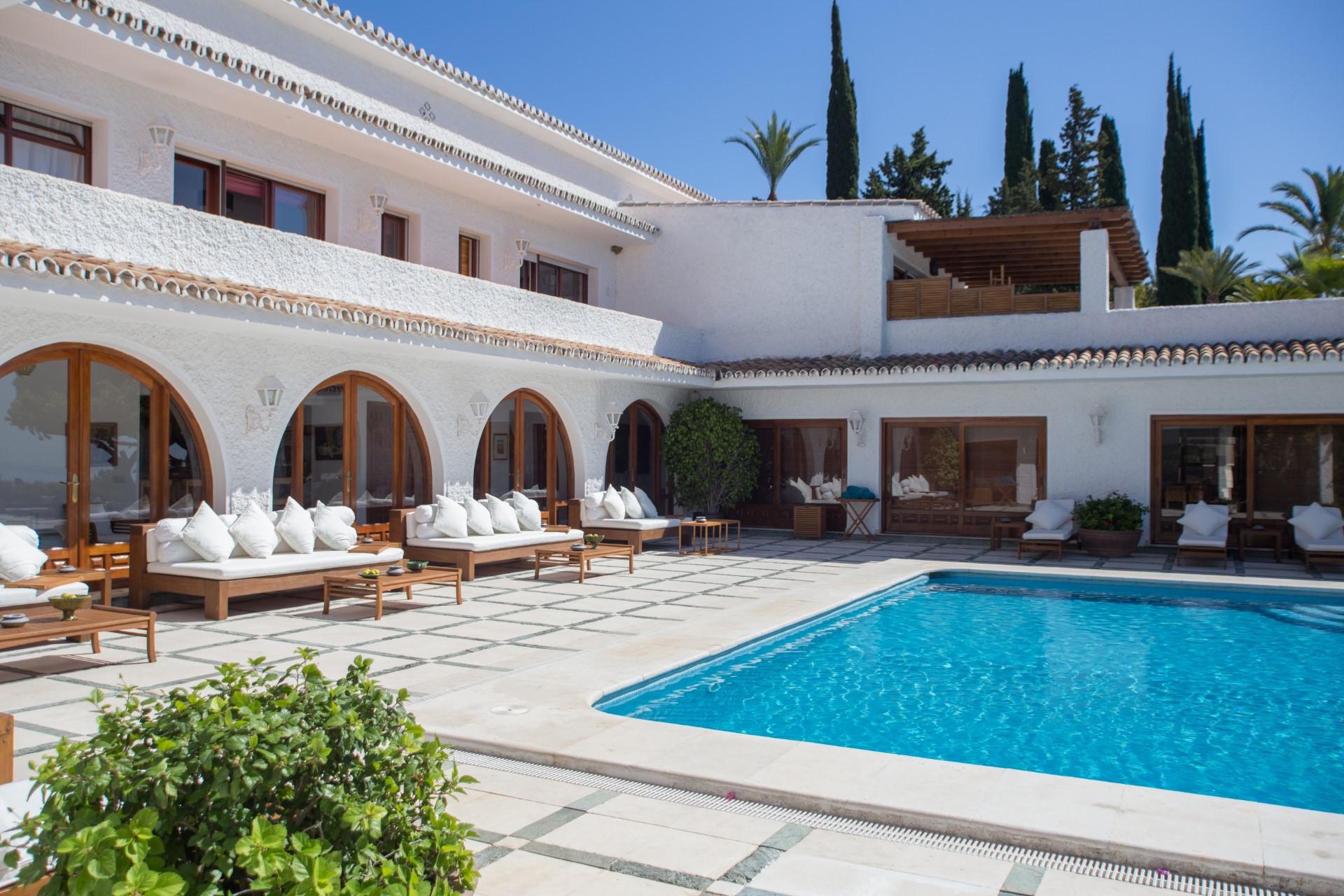 An Extraordinary holiday residence with 3 luxurious villas in Golf Rio Real, Marbella East