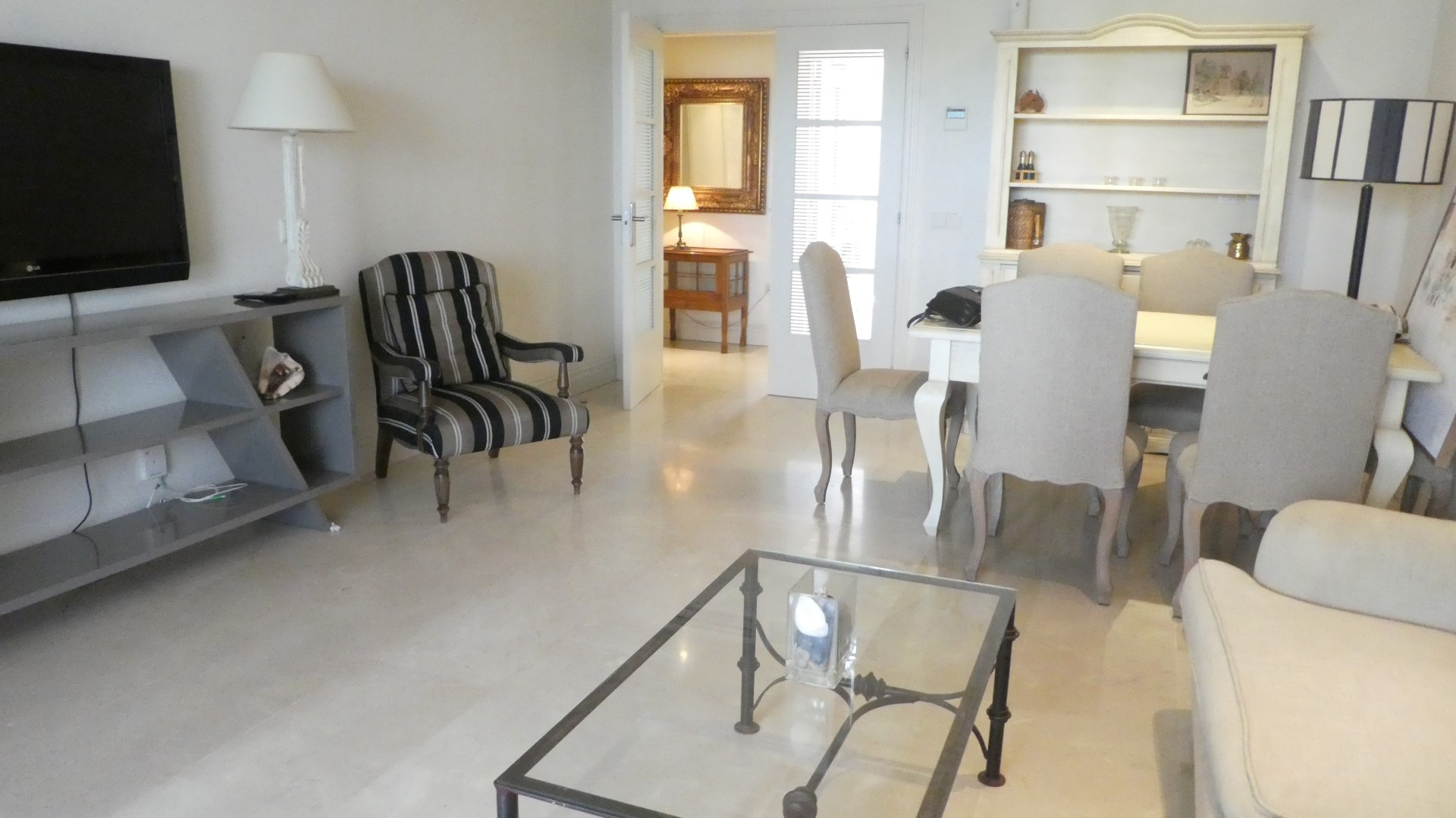 A lovely 3 bedroom apartment in Las Cañas beach, The Golden Mile