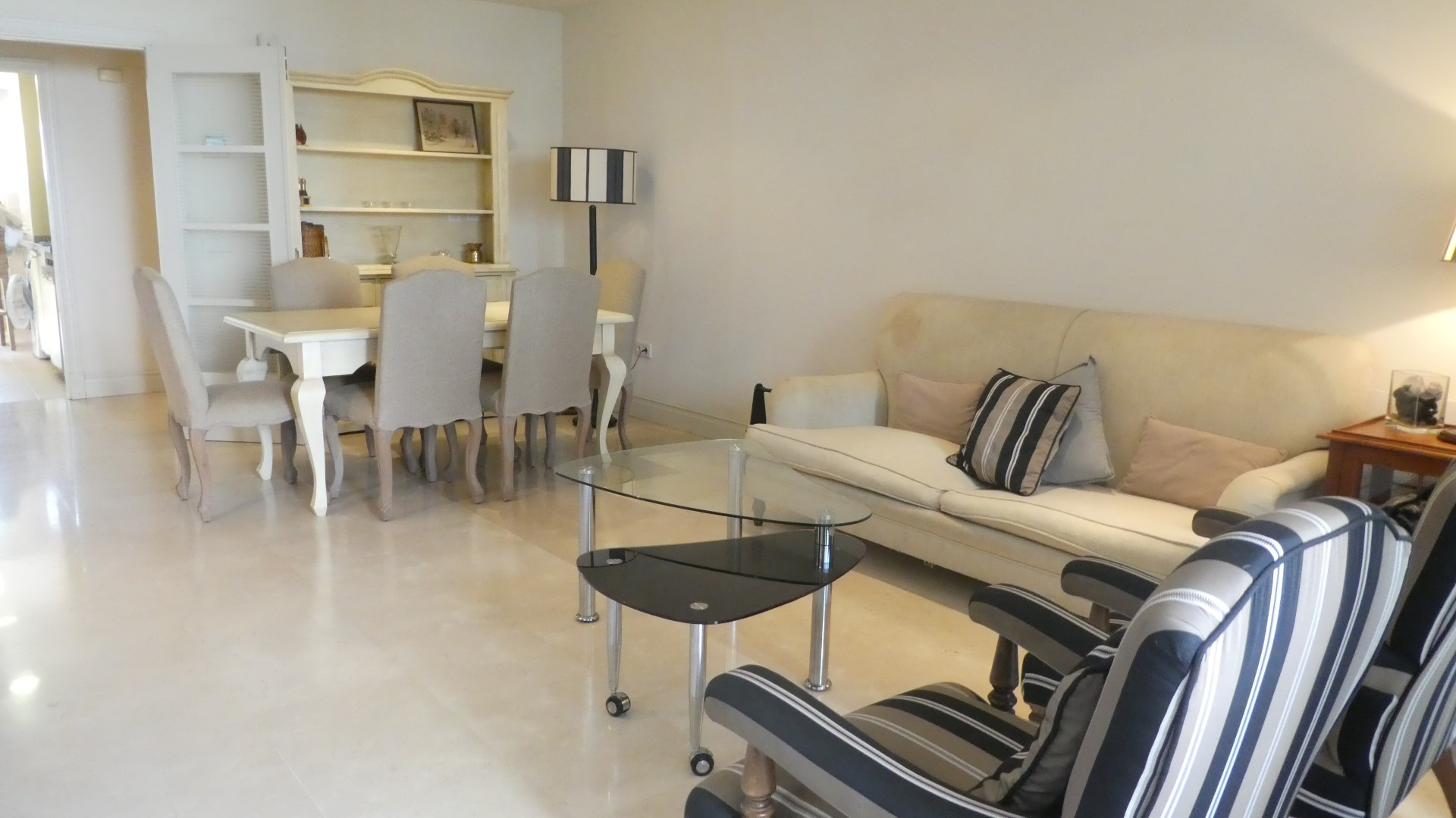 A lovely 3 bedroom apartment in Las Cañas beach, The Golden Mile