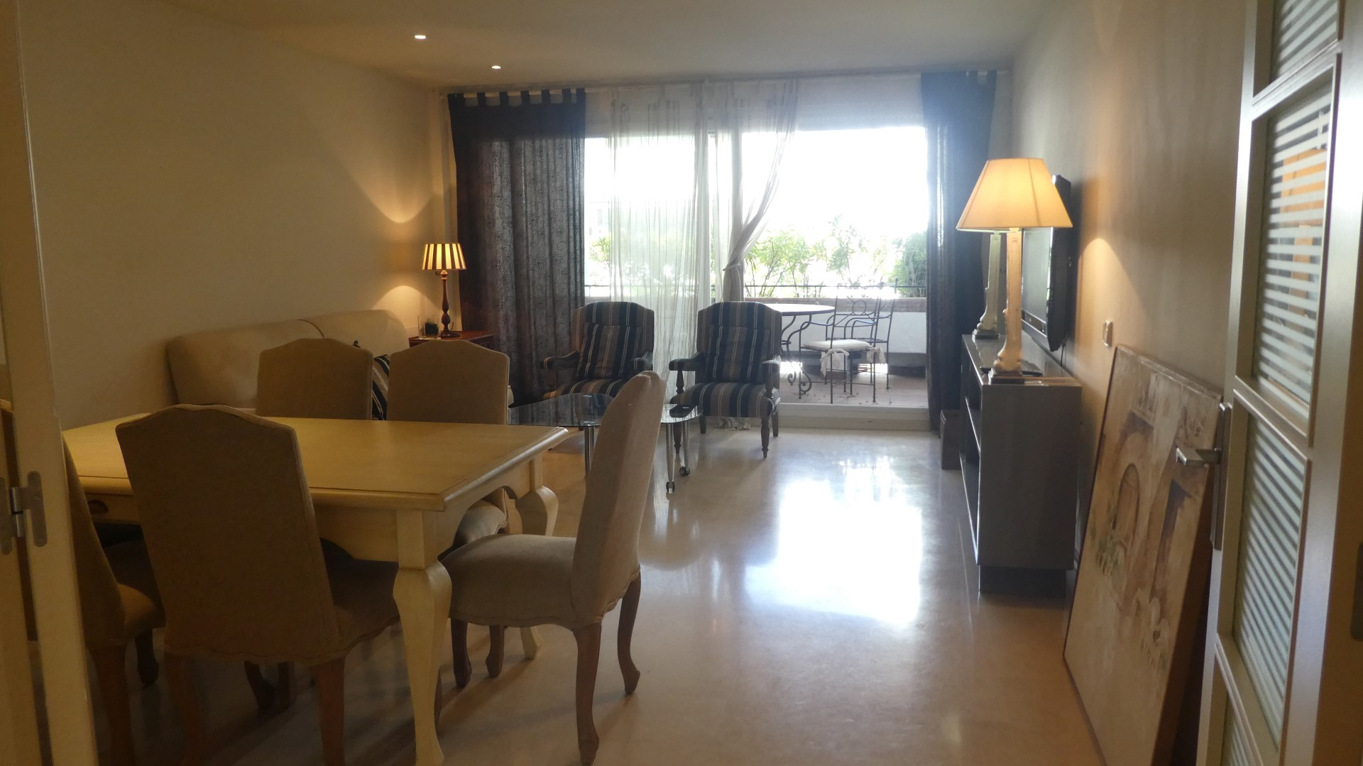 A lovely 3 bedroom apartment in Las Cañas beach, The Golden Mile