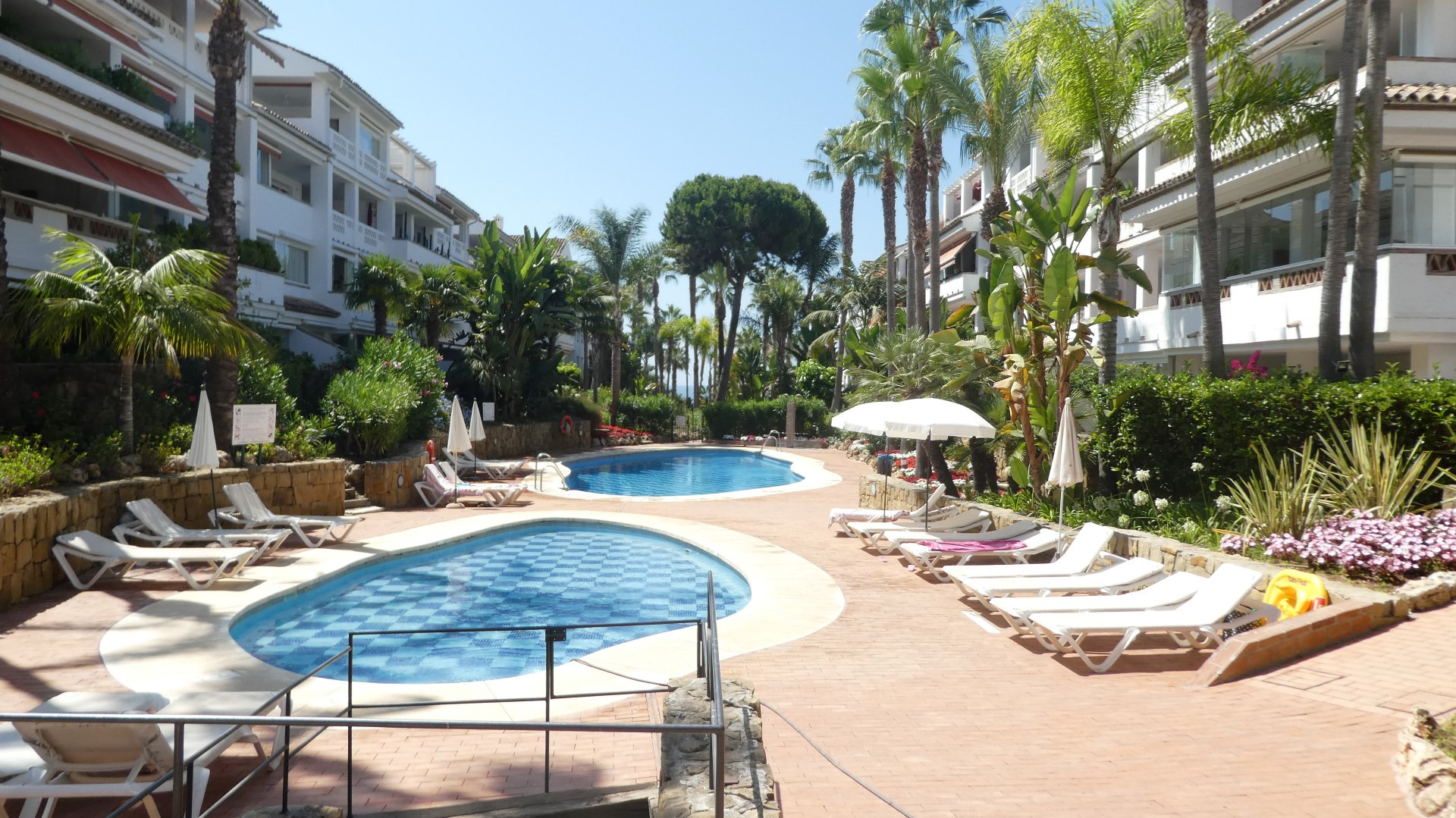 A lovely 3 bedroom apartment in Las Cañas beach, The Golden Mile