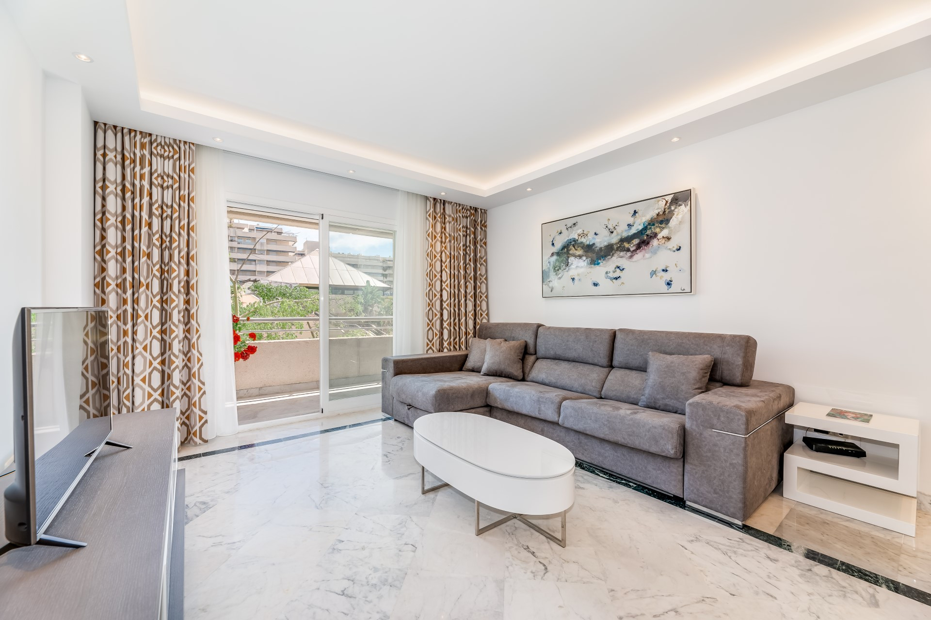 Apartamento de 2 dormitorios completamente renovada en Marina Banus