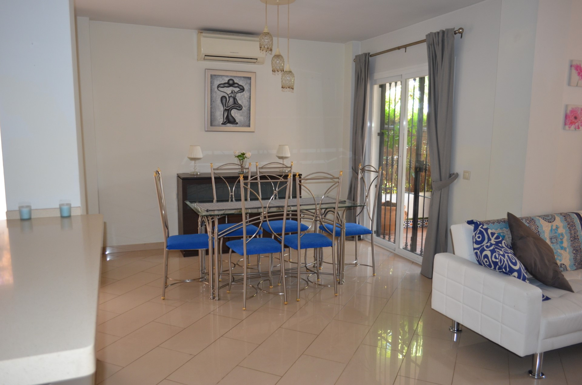 A 3 bedroom ground floor apartment in Los Naranjos de Marbella