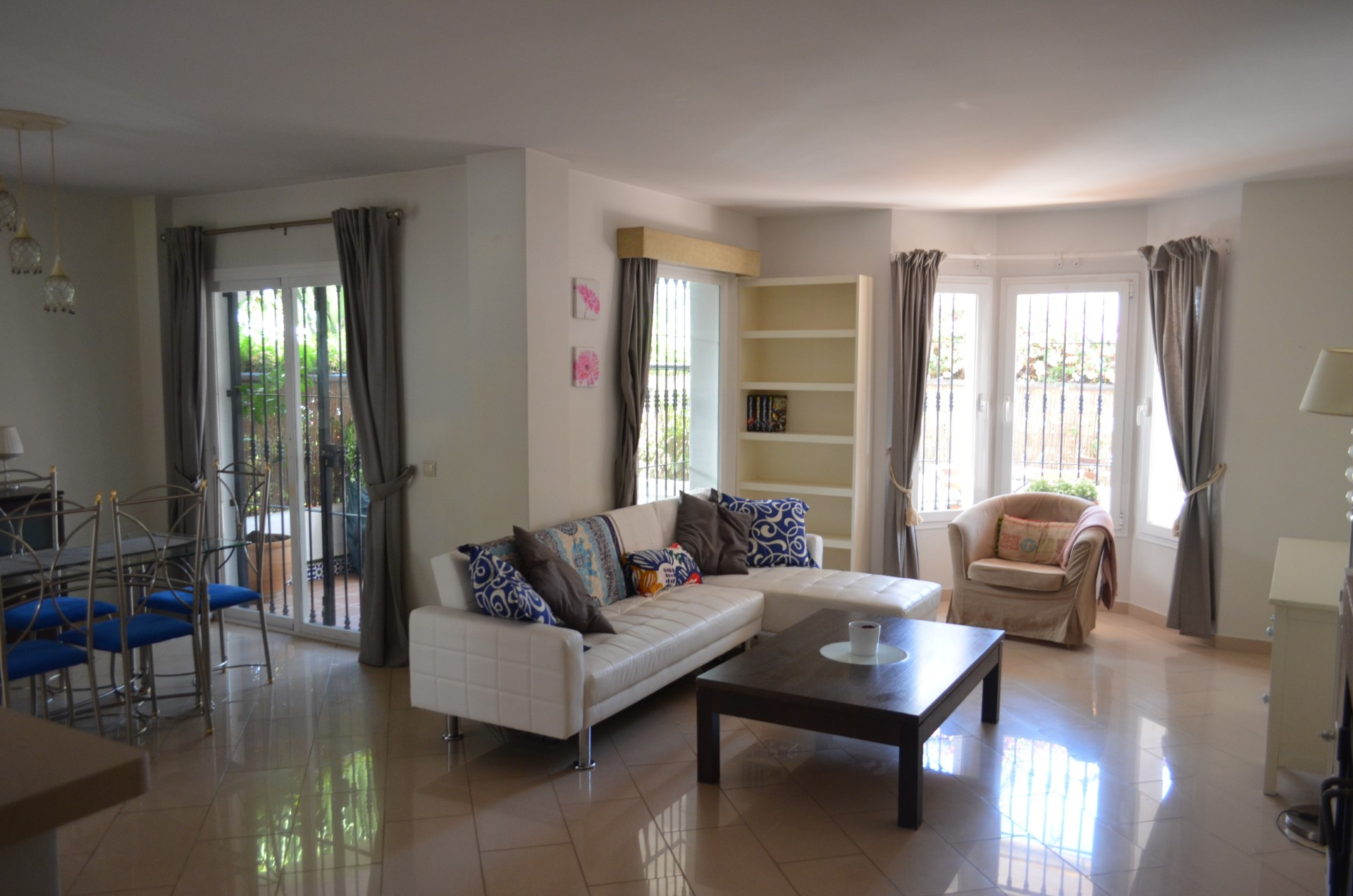 A 3 bedroom ground floor apartment in Los Naranjos de Marbella