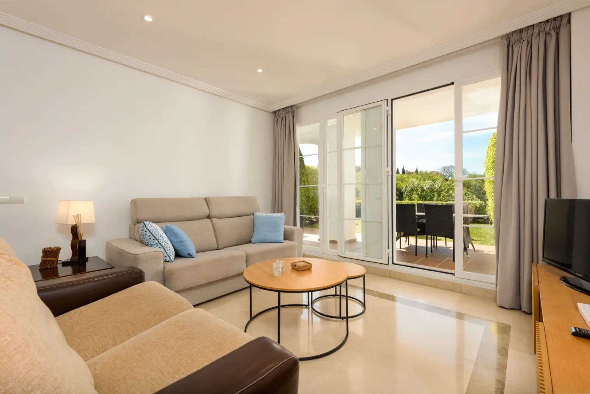 Ground Floor Apartment for rent in Los Arqueros, Benahavis