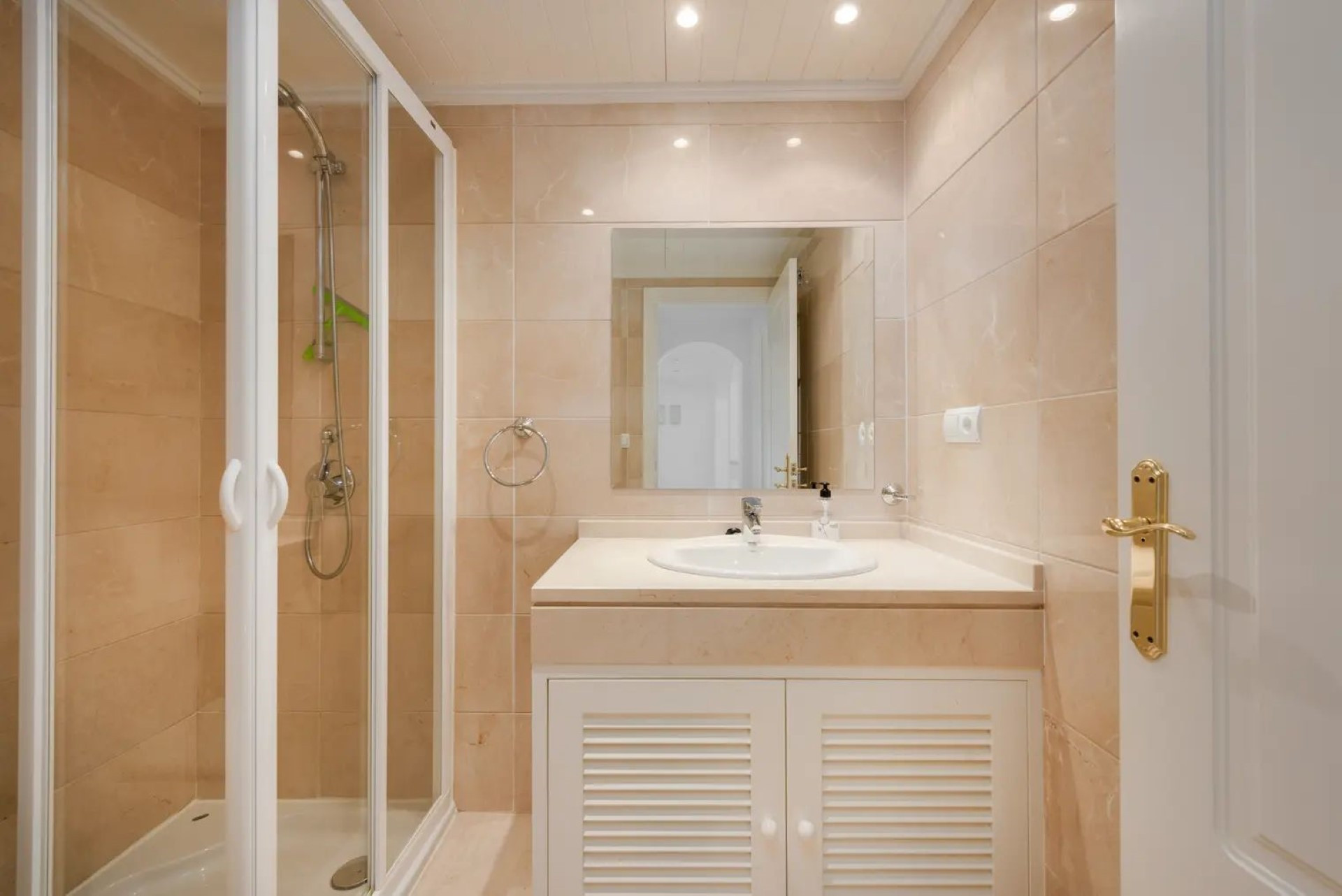 Ground Floor Apartment for rent in Los Arqueros, Benahavis