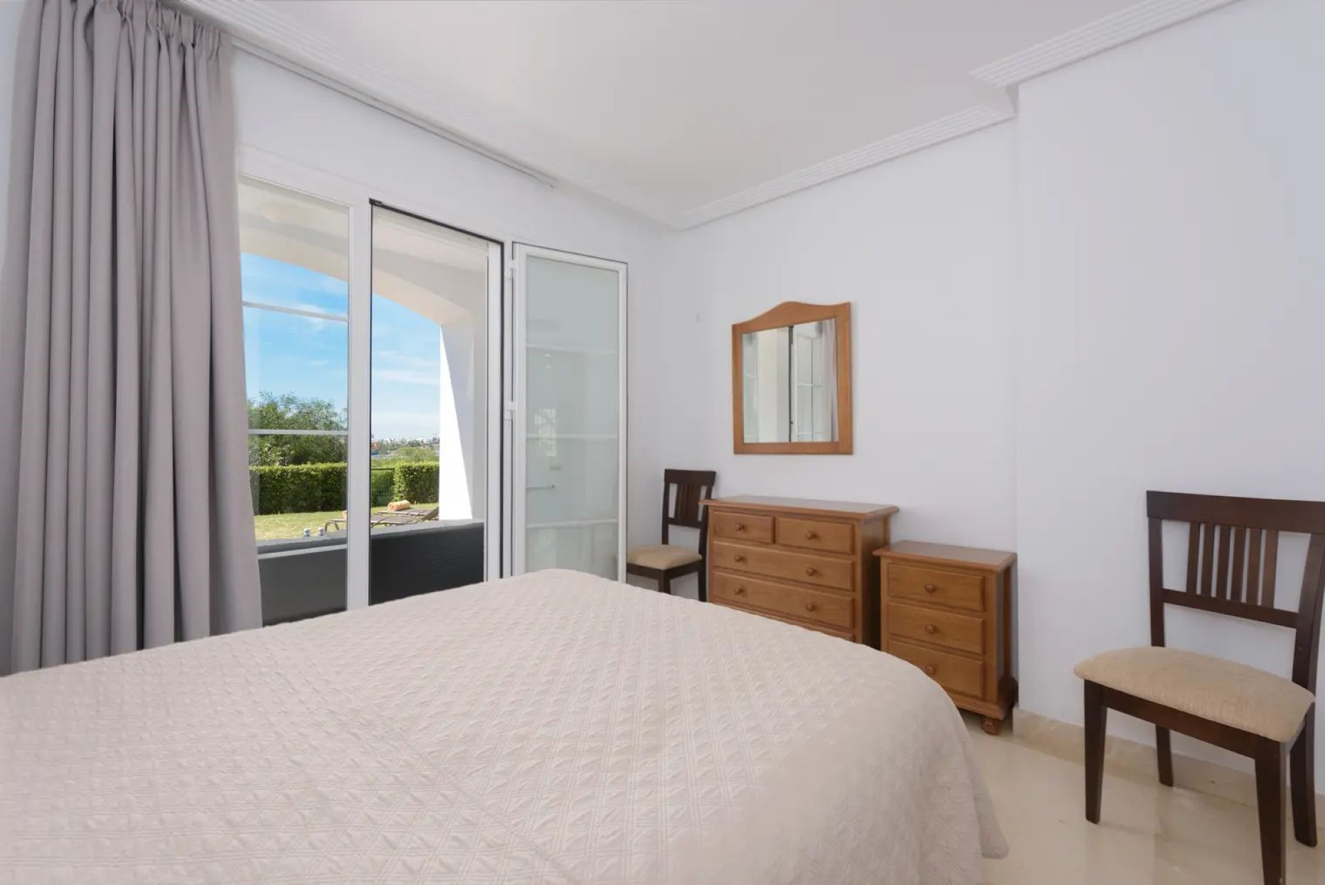 Ground Floor Apartment for rent in Los Arqueros, Benahavis