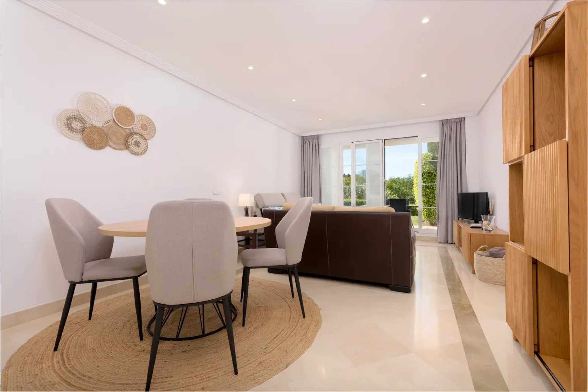 Ground Floor Apartment for rent in Los Arqueros, Benahavis