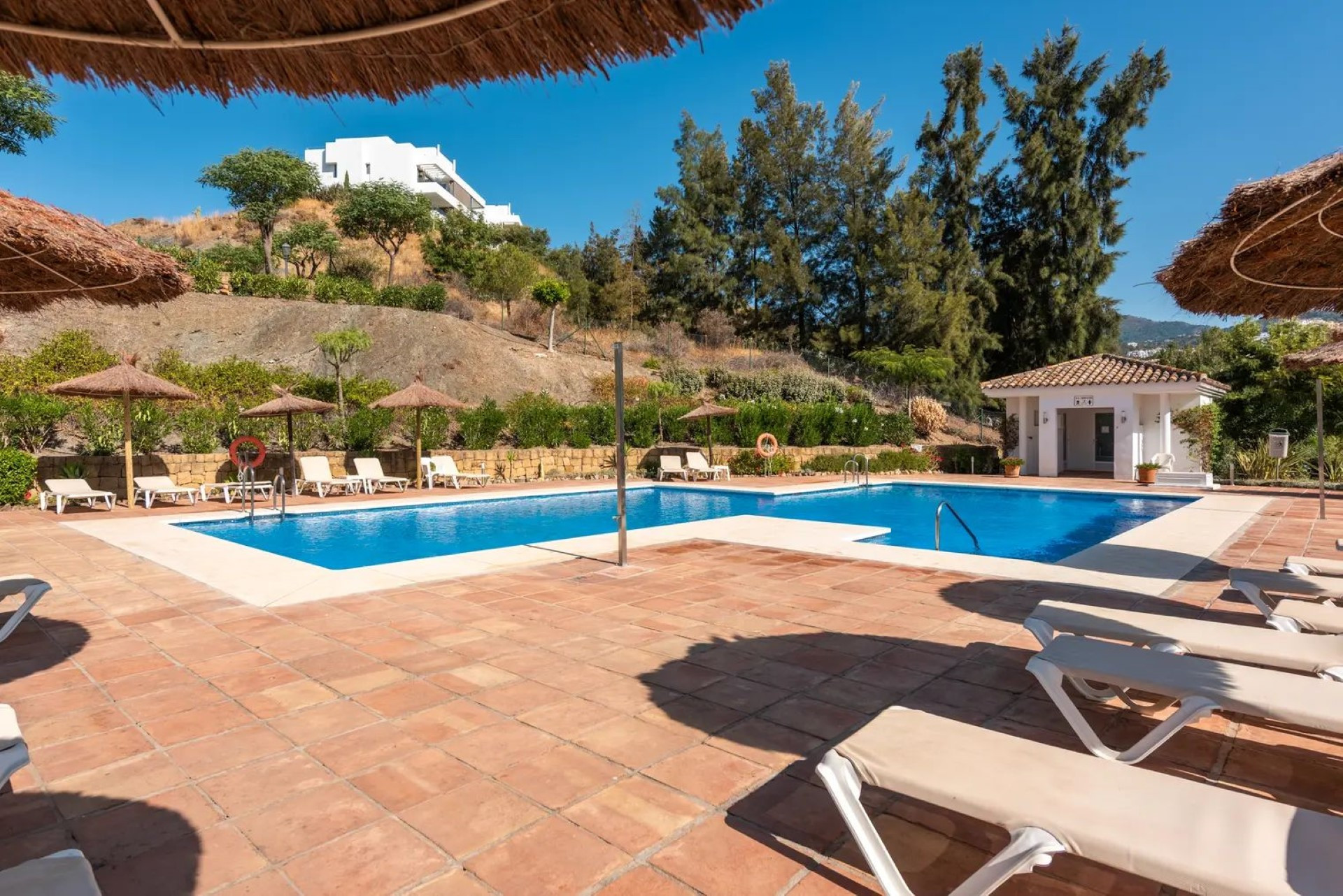 Ground Floor Apartment for rent in Los Arqueros, Benahavis