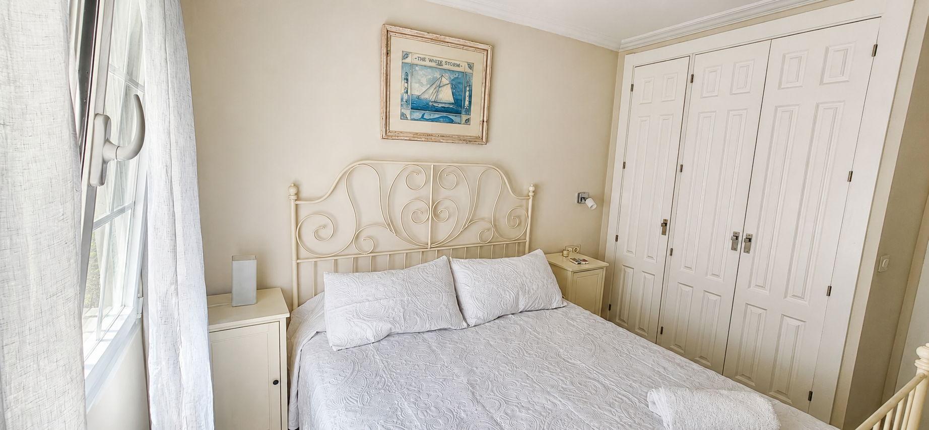Villa privada de 4 dormitorios de estilo clásico en Nueva Andalucía