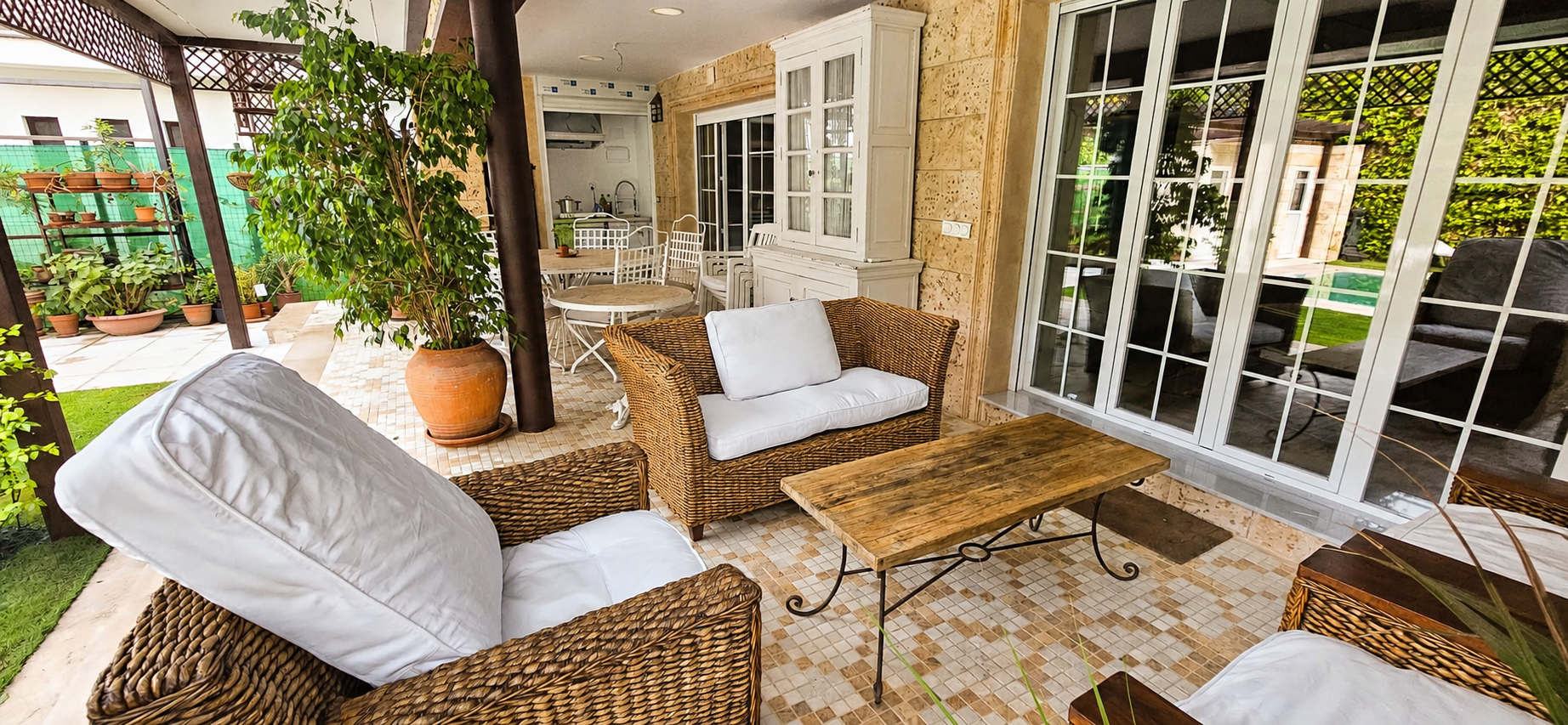 Classical style private 4 bedroom villa in Nueva Andalucia