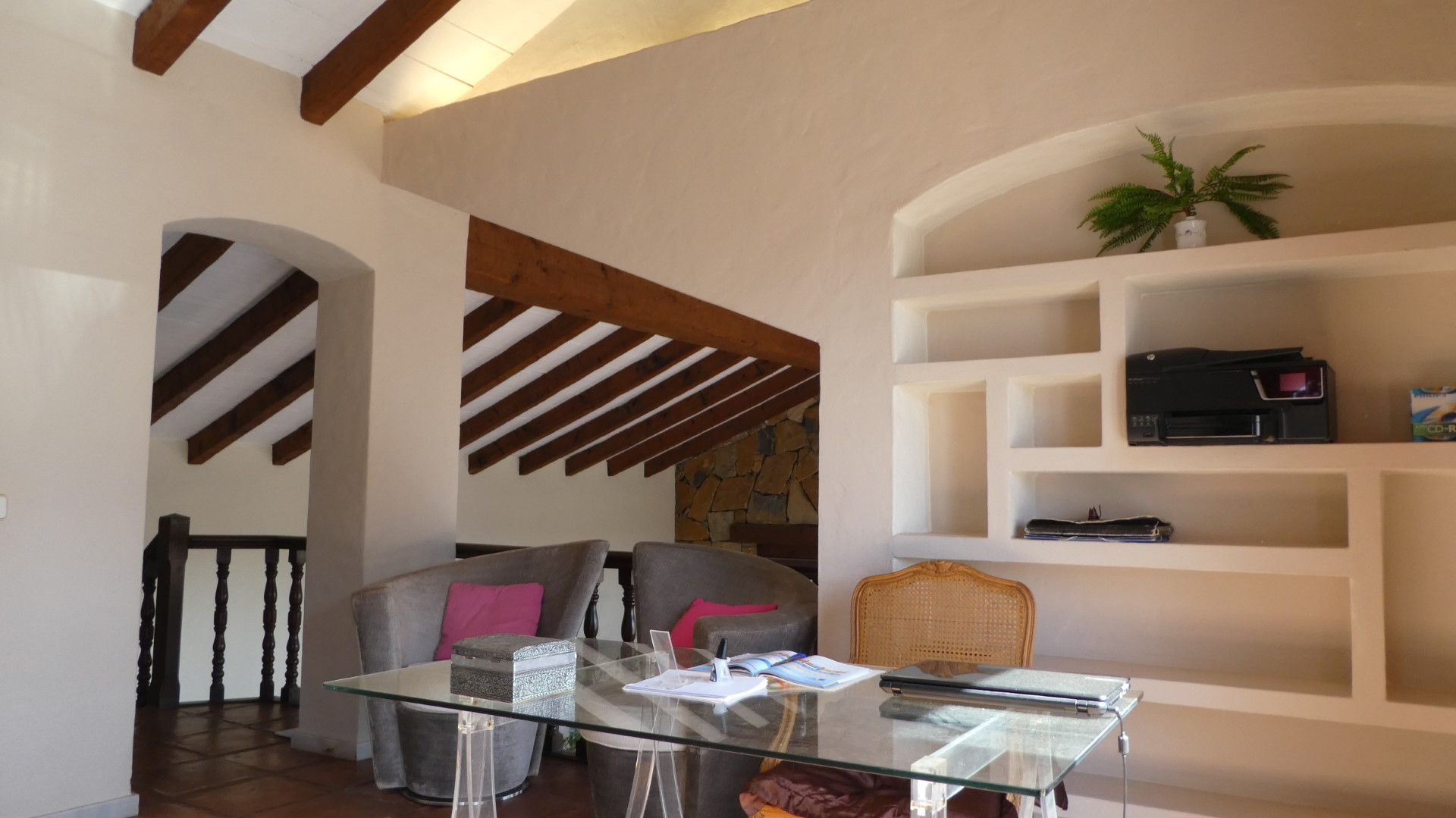 Charismatic second line beach villa in El Paraiso Barronal