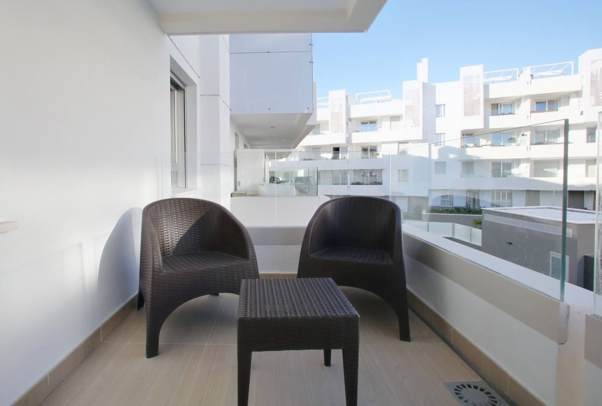 A modern 2 bedroom beachside apartment in San Pedro