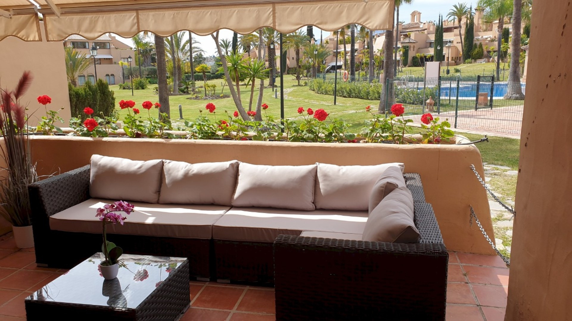 Stylish 2 bedroom ground floor apartment in La Cartuja del Golf