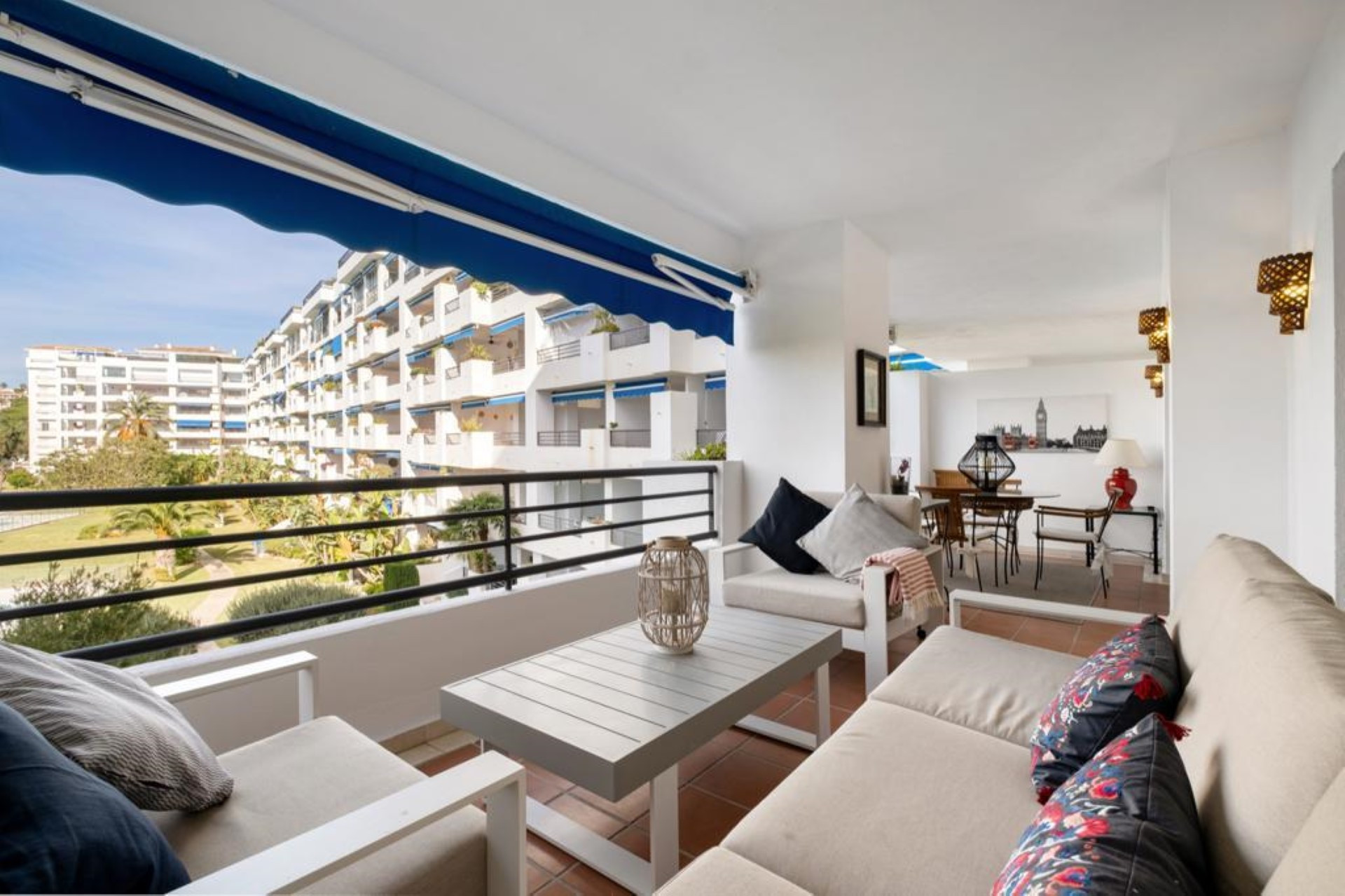 2 bedroom beachside apartment in Terrazas de Banus