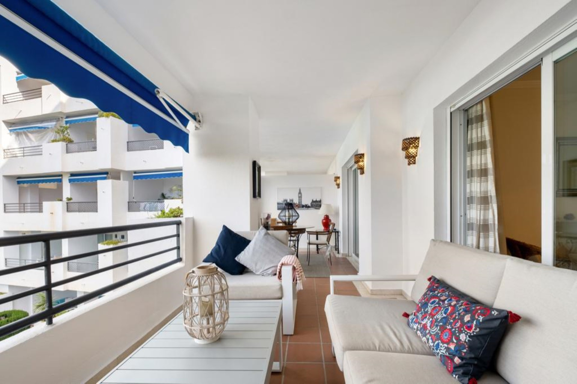 2 bedroom beachside apartment in Terrazas de Banus