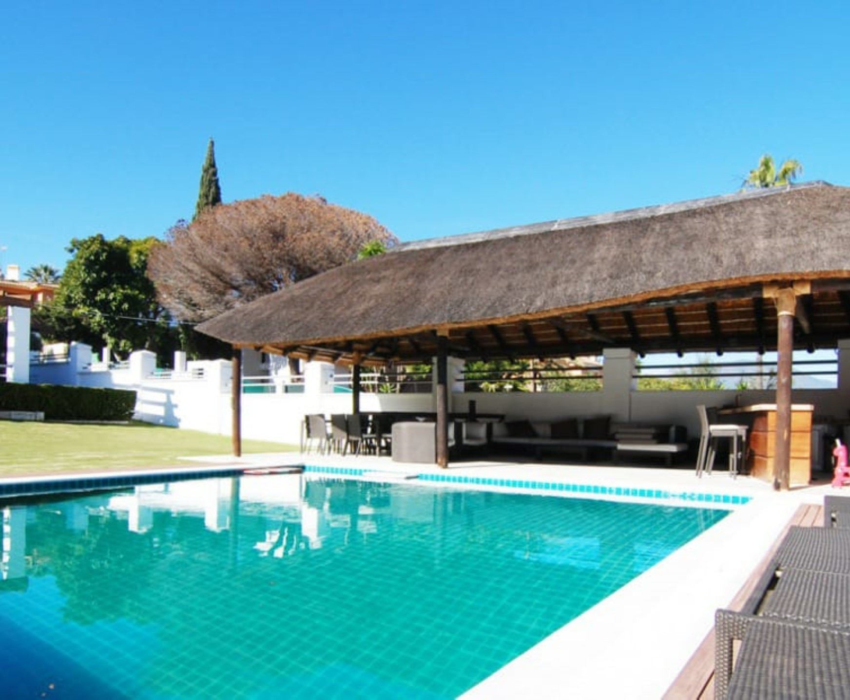 A fully refurbished modern 6 bedroom villa in Nueva Andalucia