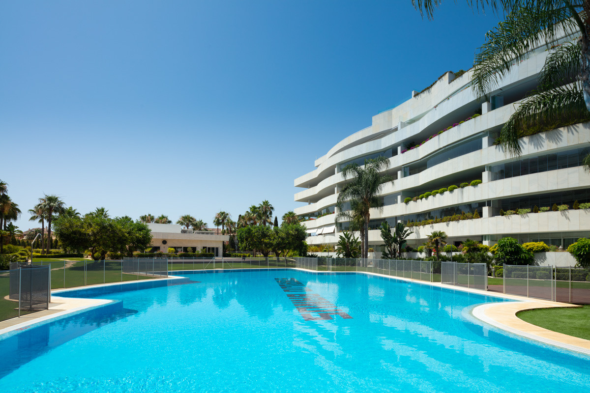 Luxury & spacious apartment for rent in El Embrujo de Banús