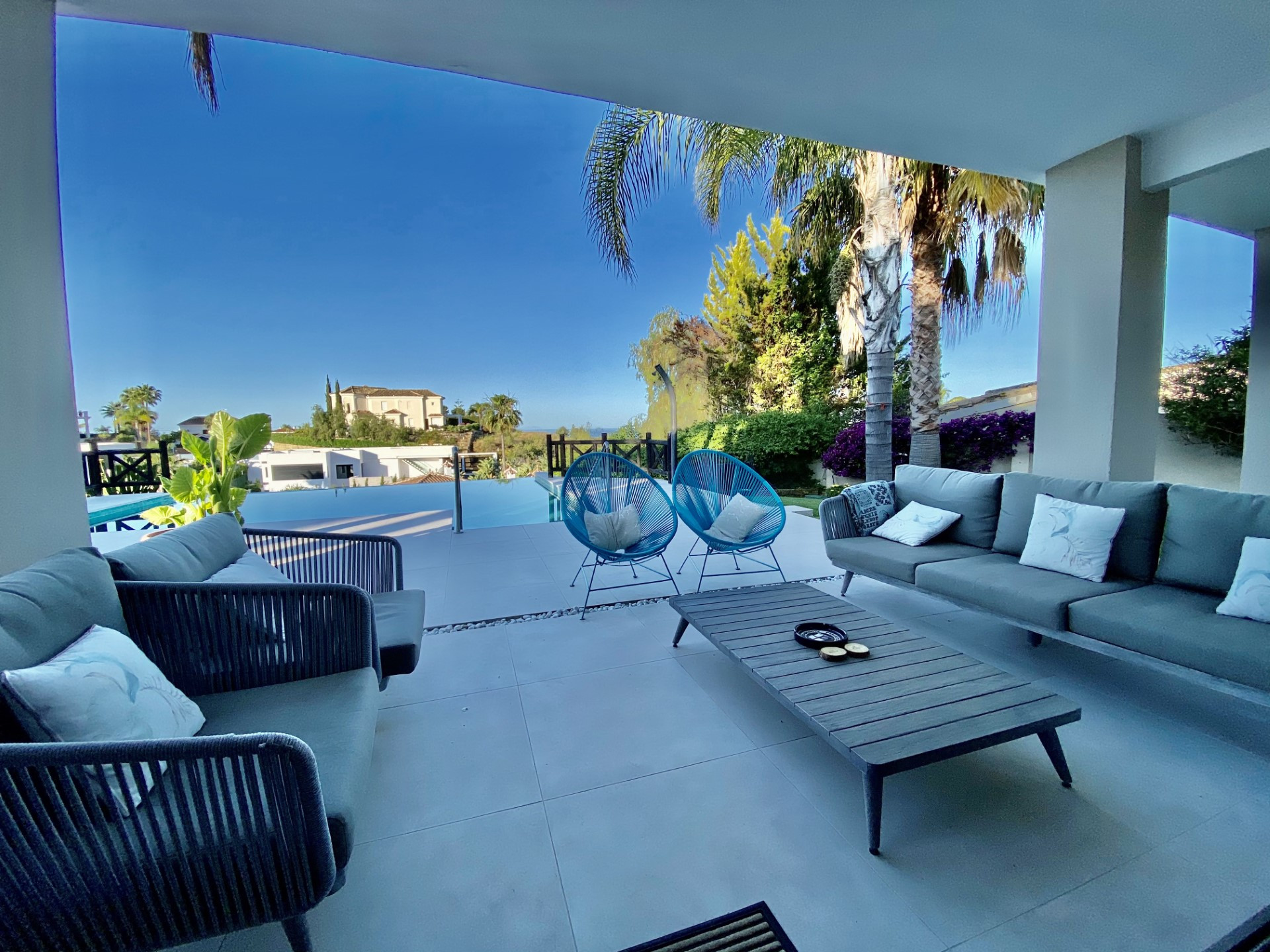 FANTASTICA VILLA DE ESTILO MEDITERRANEO EN EL ROSARIO, MARBELLA ESTE