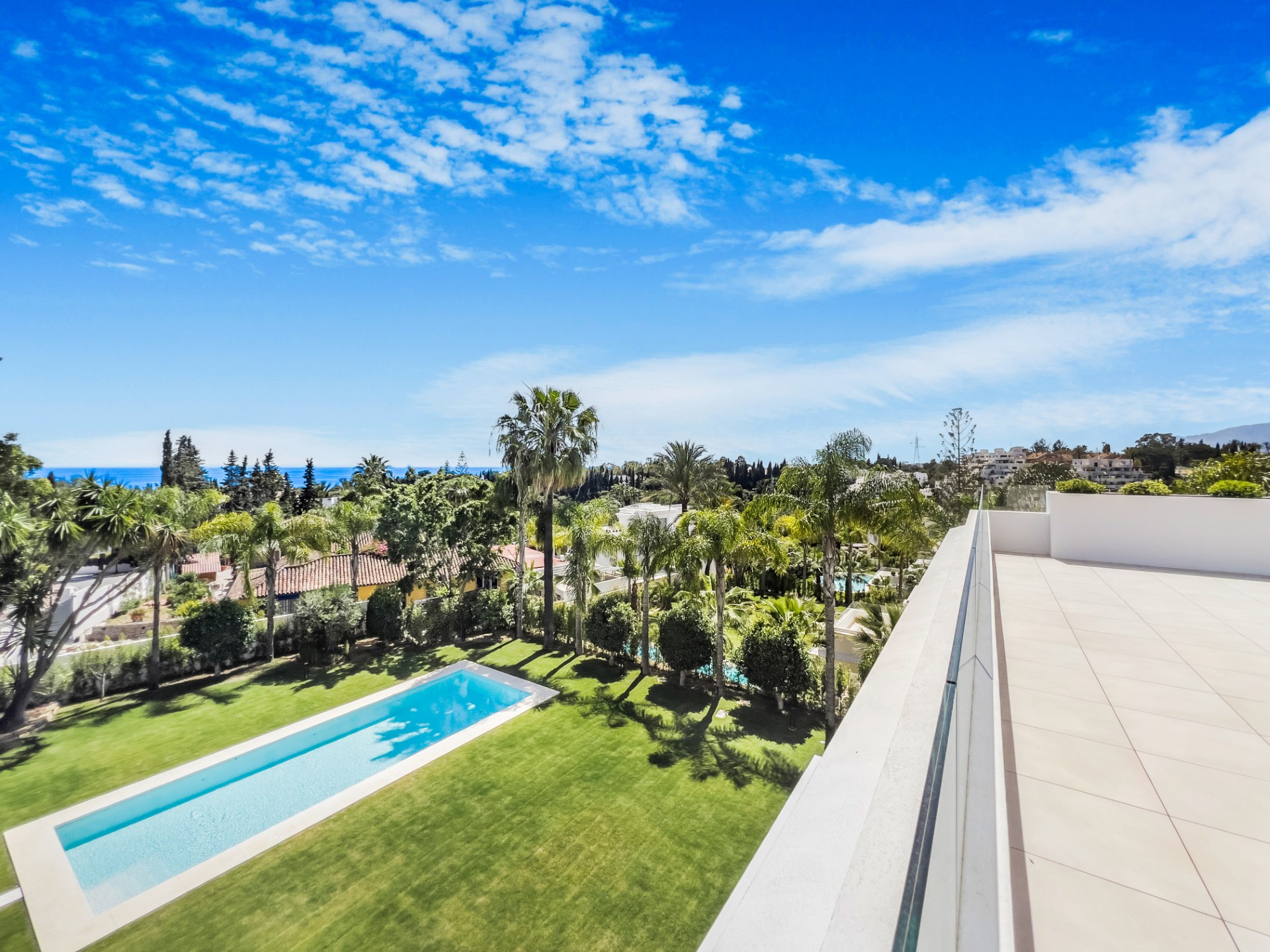 4 Exclusive 6 bedroom detached villas in Lomas de Marbella Club