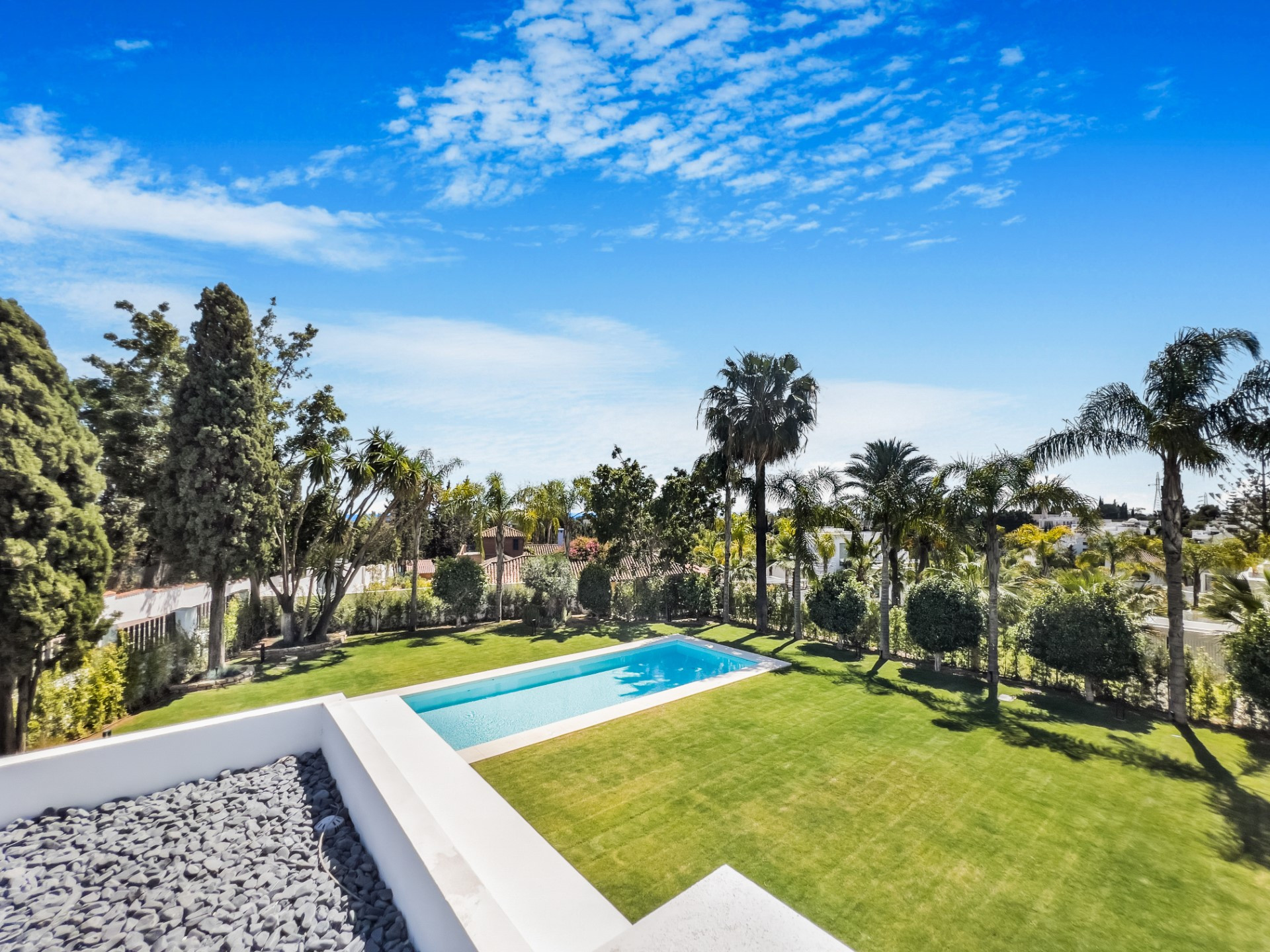 4 Exclusive 6 bedroom detached villas in Lomas de Marbella Club