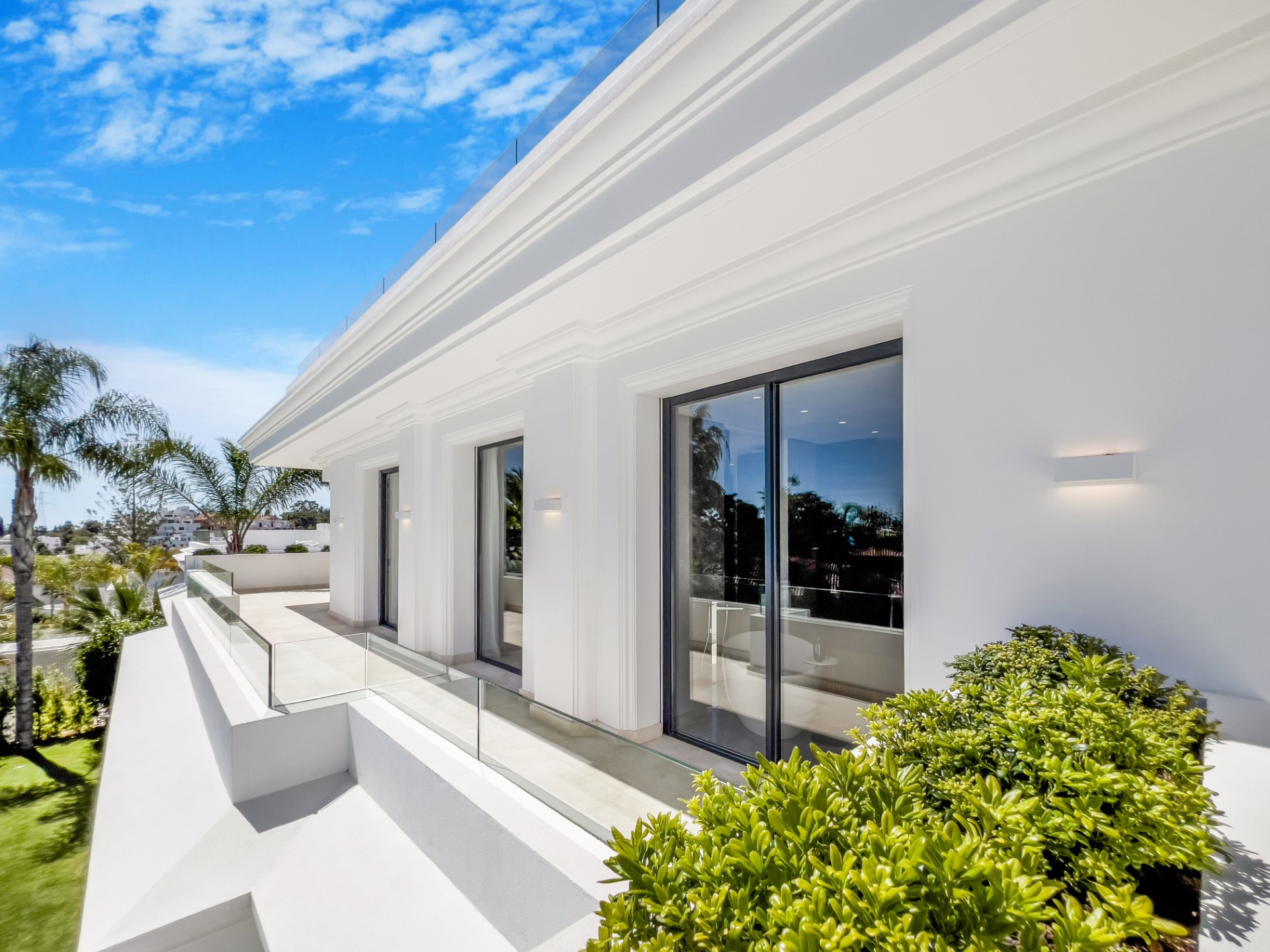 4 Exclusive 6 bedroom detached villas in Lomas de Marbella Club