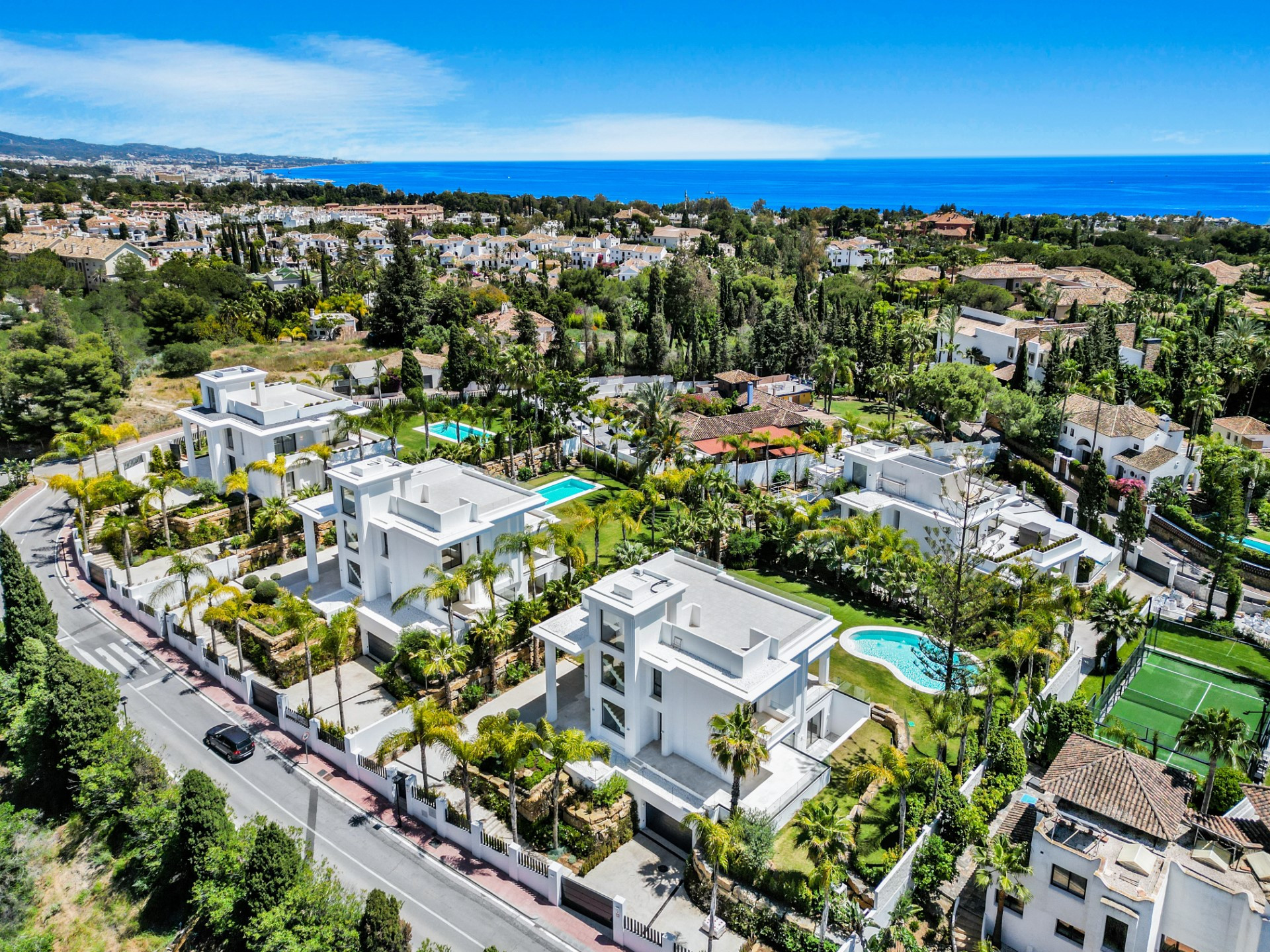 4 Exclusive 6 bedroom detached villas in Lomas de Marbella Club