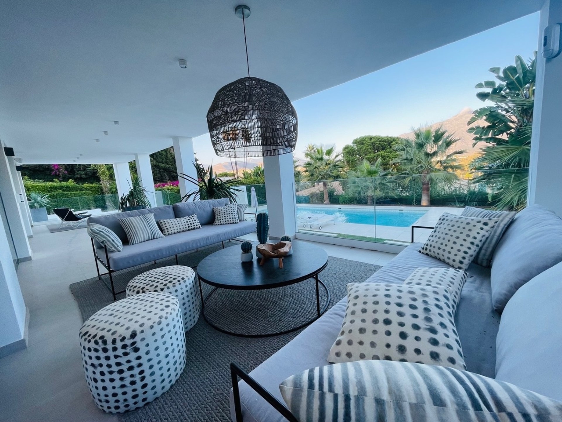 An exceptional 5 bedroom modern villa for rent in Las Brisas, Marbella 