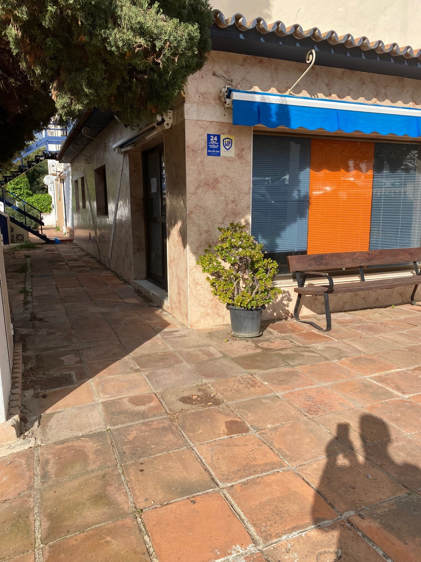 Ideal ground floor commercial unit in Elviria