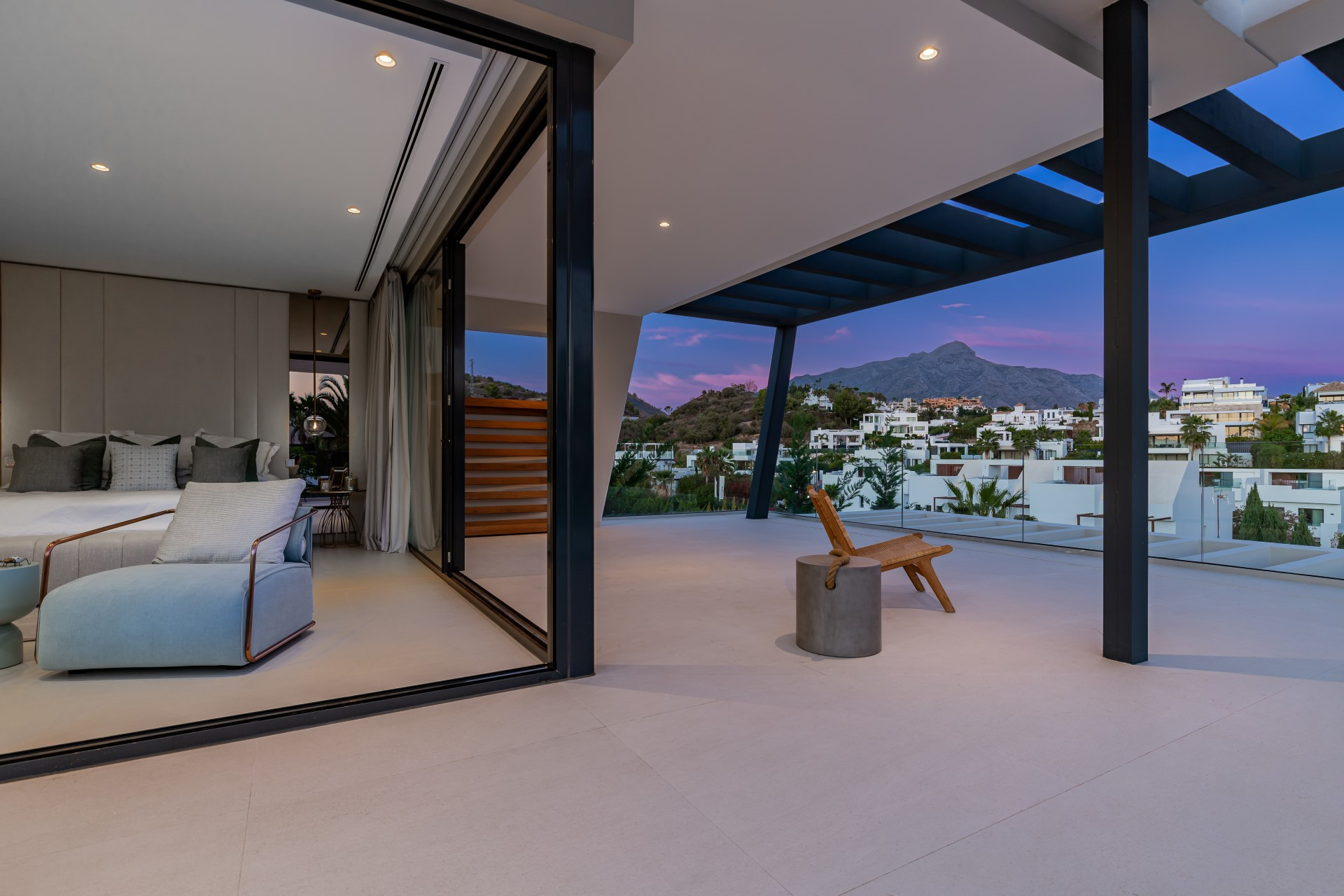 Villa de 6 dormitorios de nueva construcción en Nueva Andalucía, Marbella, España