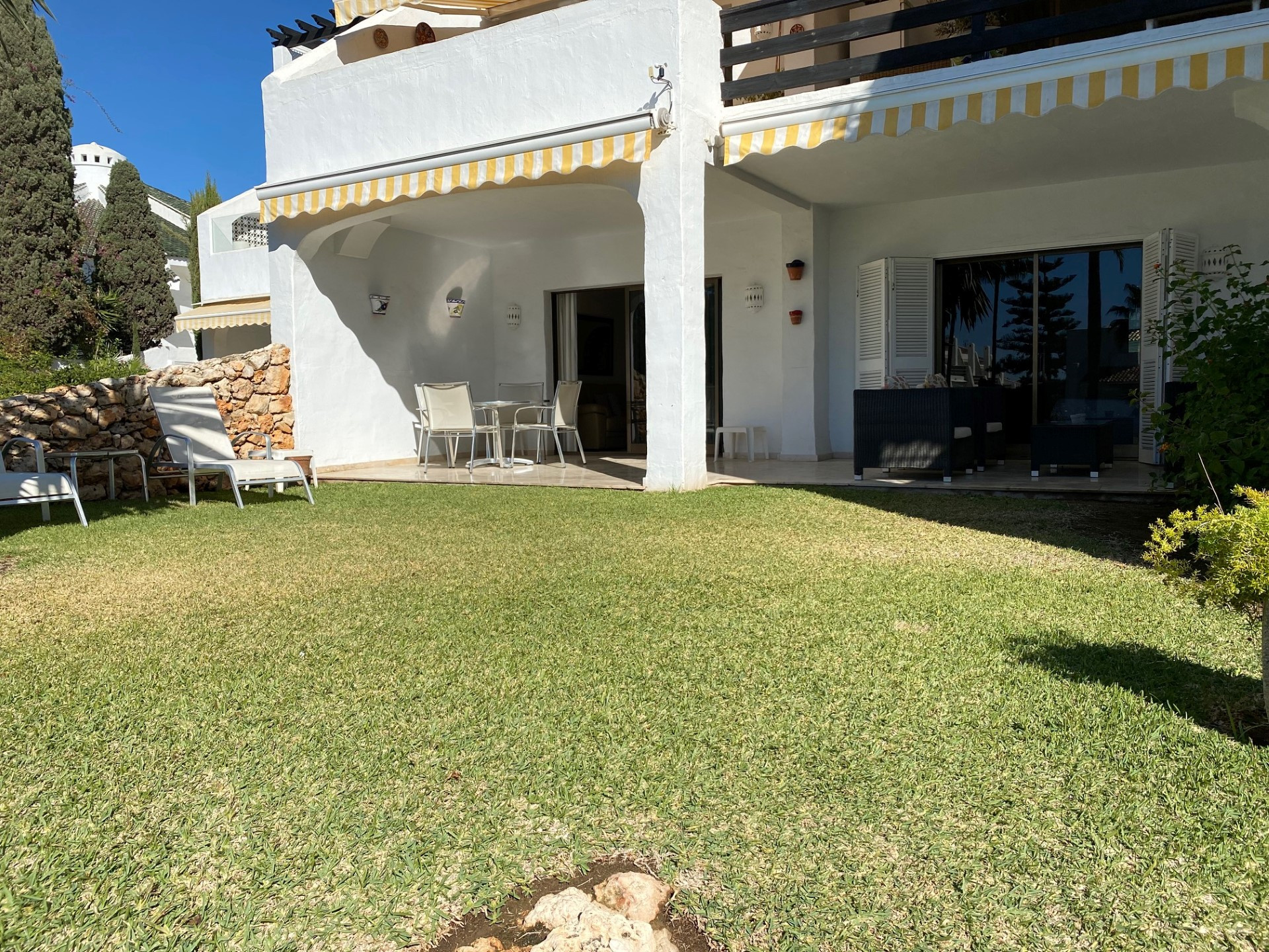 2 bedroom front line beach apartment with private garden on Marbella's Golden Mile