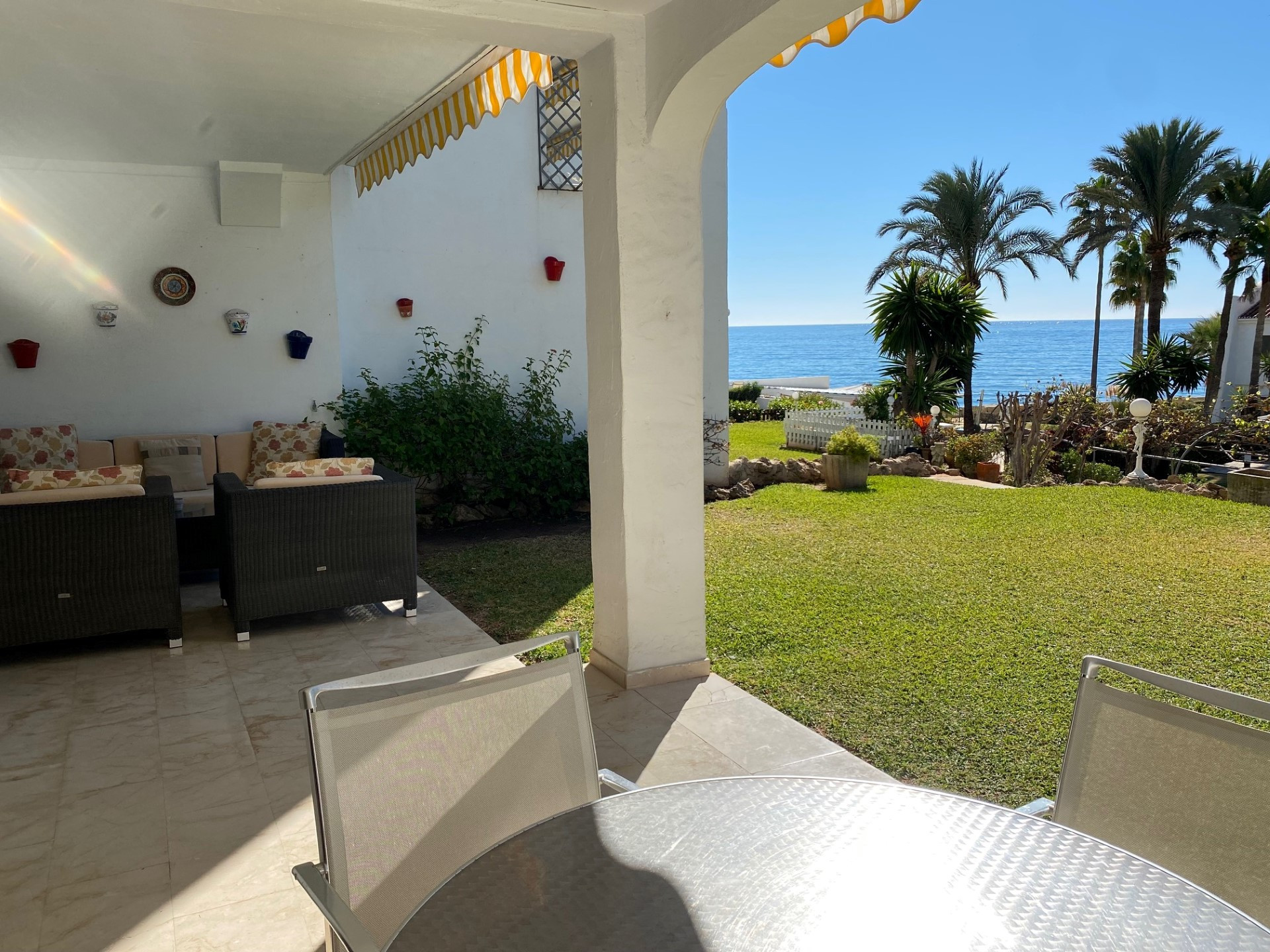 2 bedroom front line beach apartment with private garden on Marbella's Golden Mile