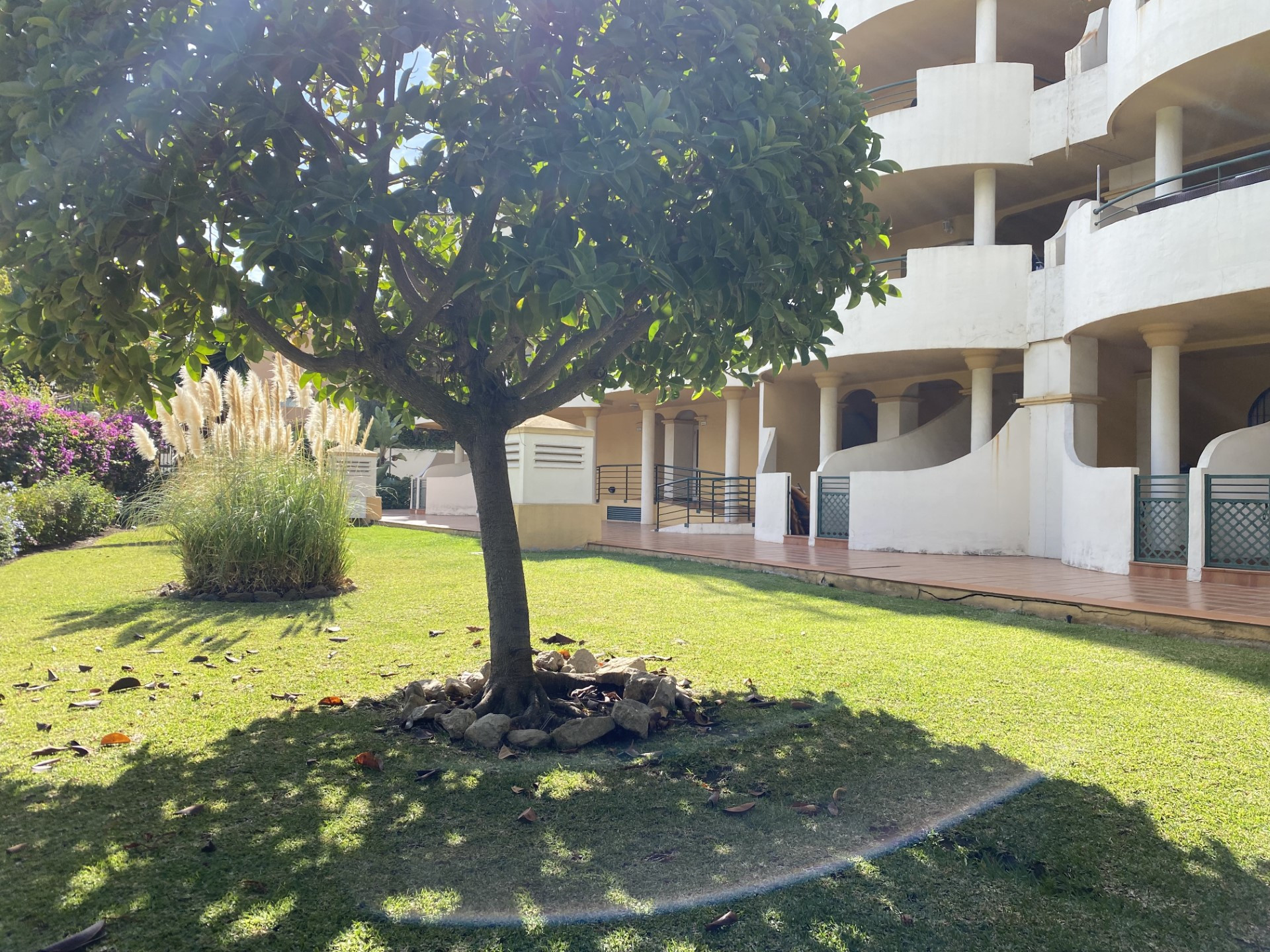 A stylish 2 bedroom apartment with sea views in Señorio de Aloha