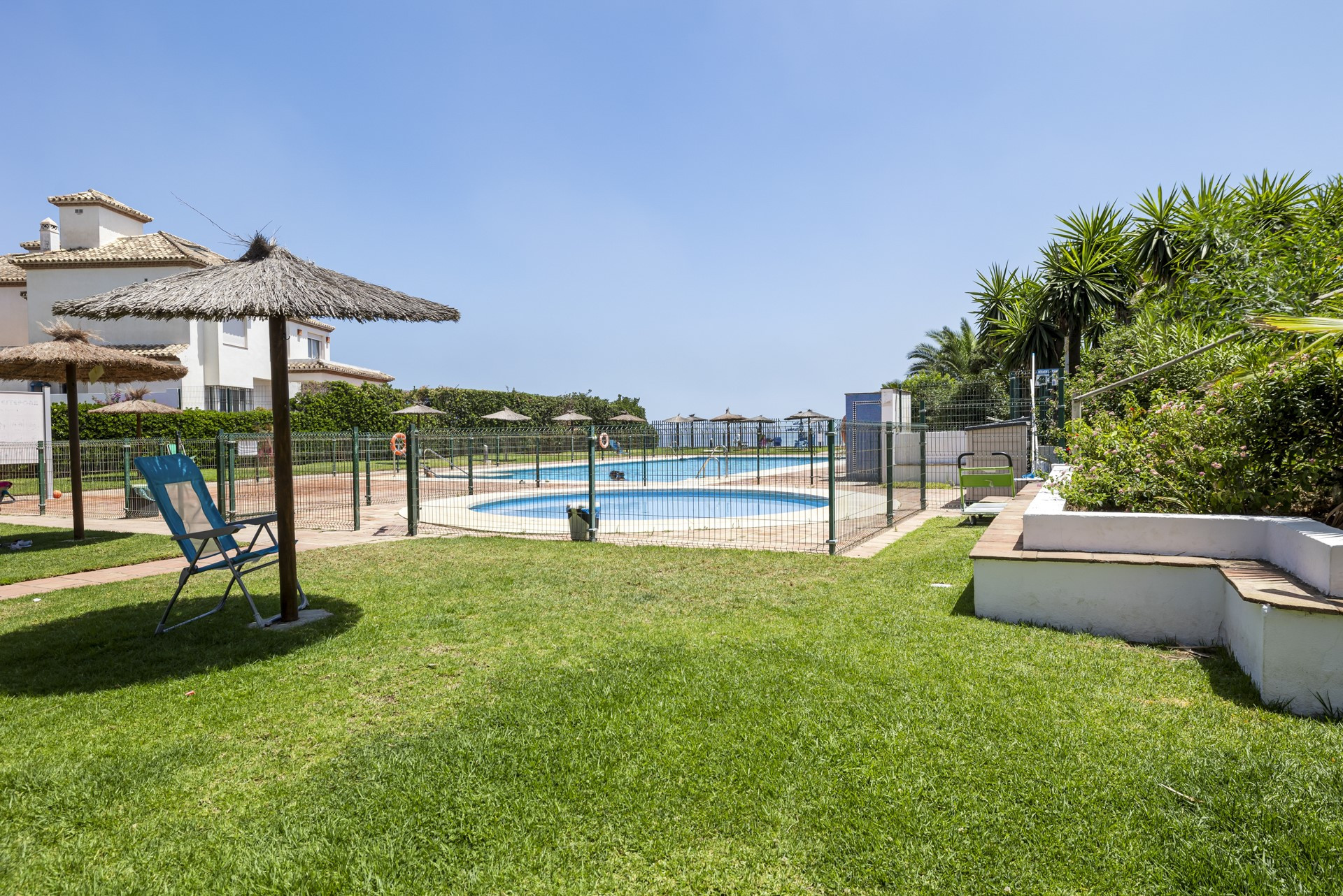 Renovated 3 bedroom beach front duplex penthouse in Bahia de Estepona