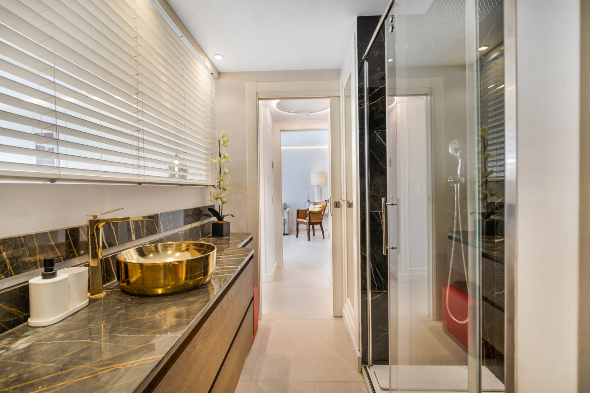 Completely refurbished 2 bedroom beachside apartment in Marbella center