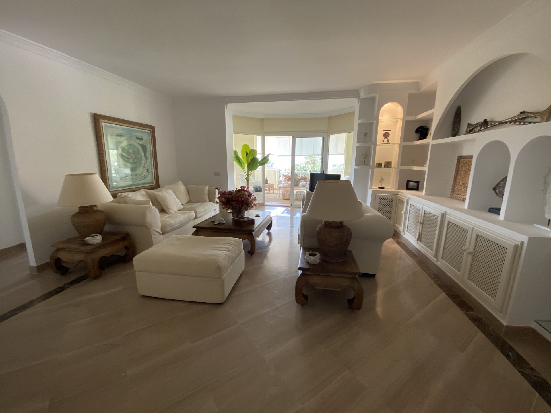 Un increíble apartamento de 2 dormitorios en Hacienda Playa, Marbella Este