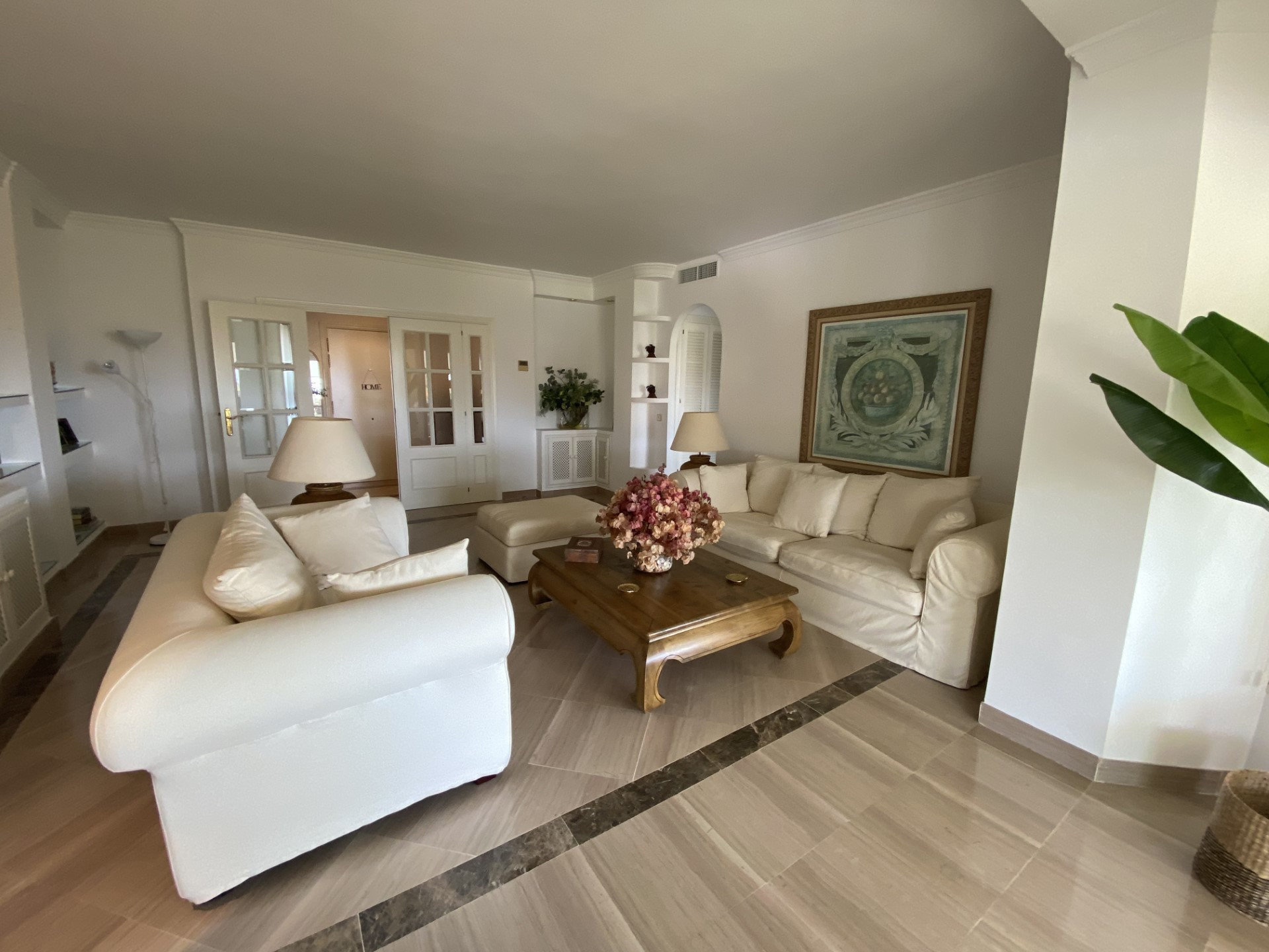 An amazing 2 bedroom apartment in Hacienda Playa, Marbella East