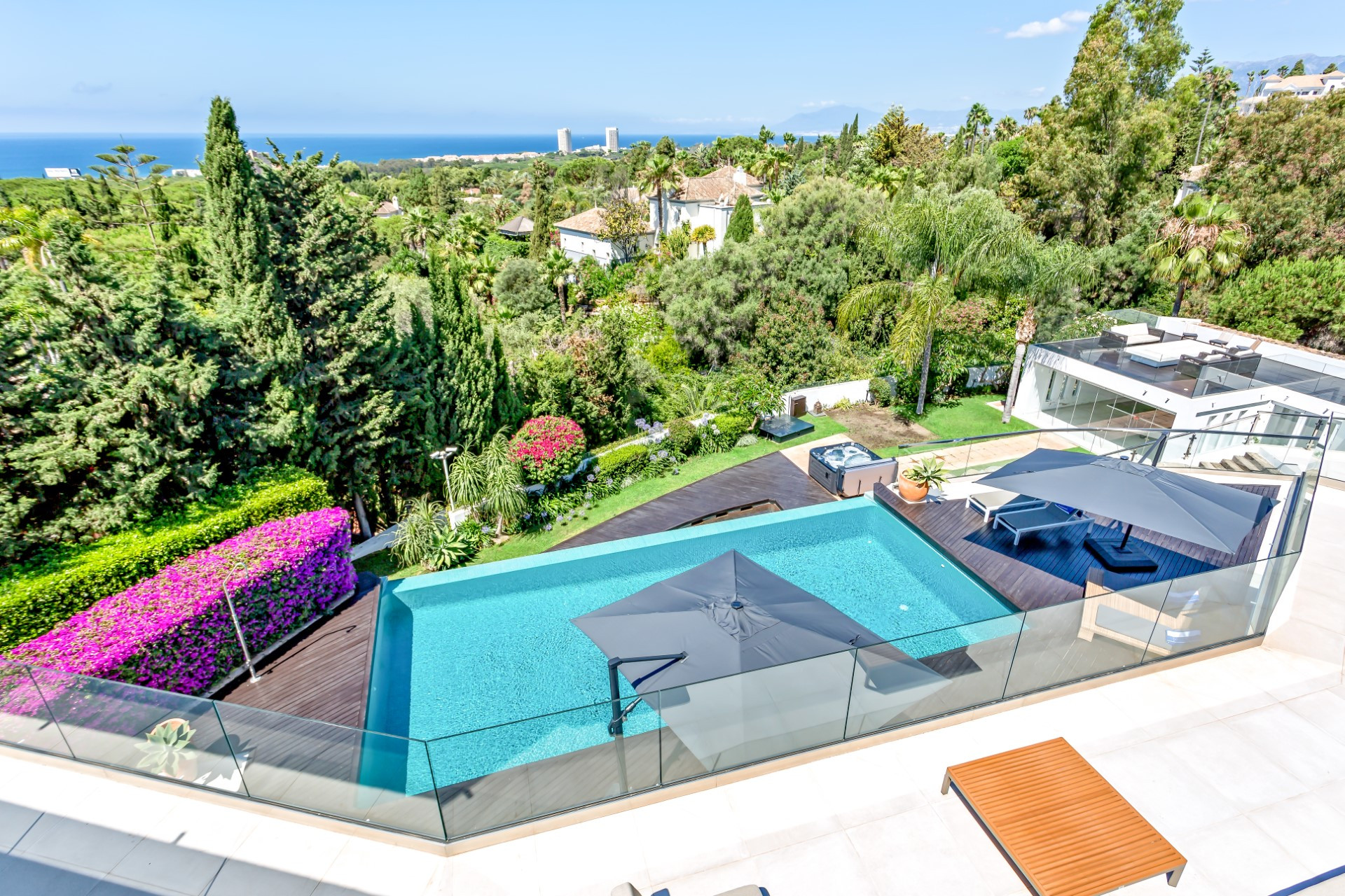 Una magnífica y moderna villa situada en Hacienda Las Chapas, Marbella Este