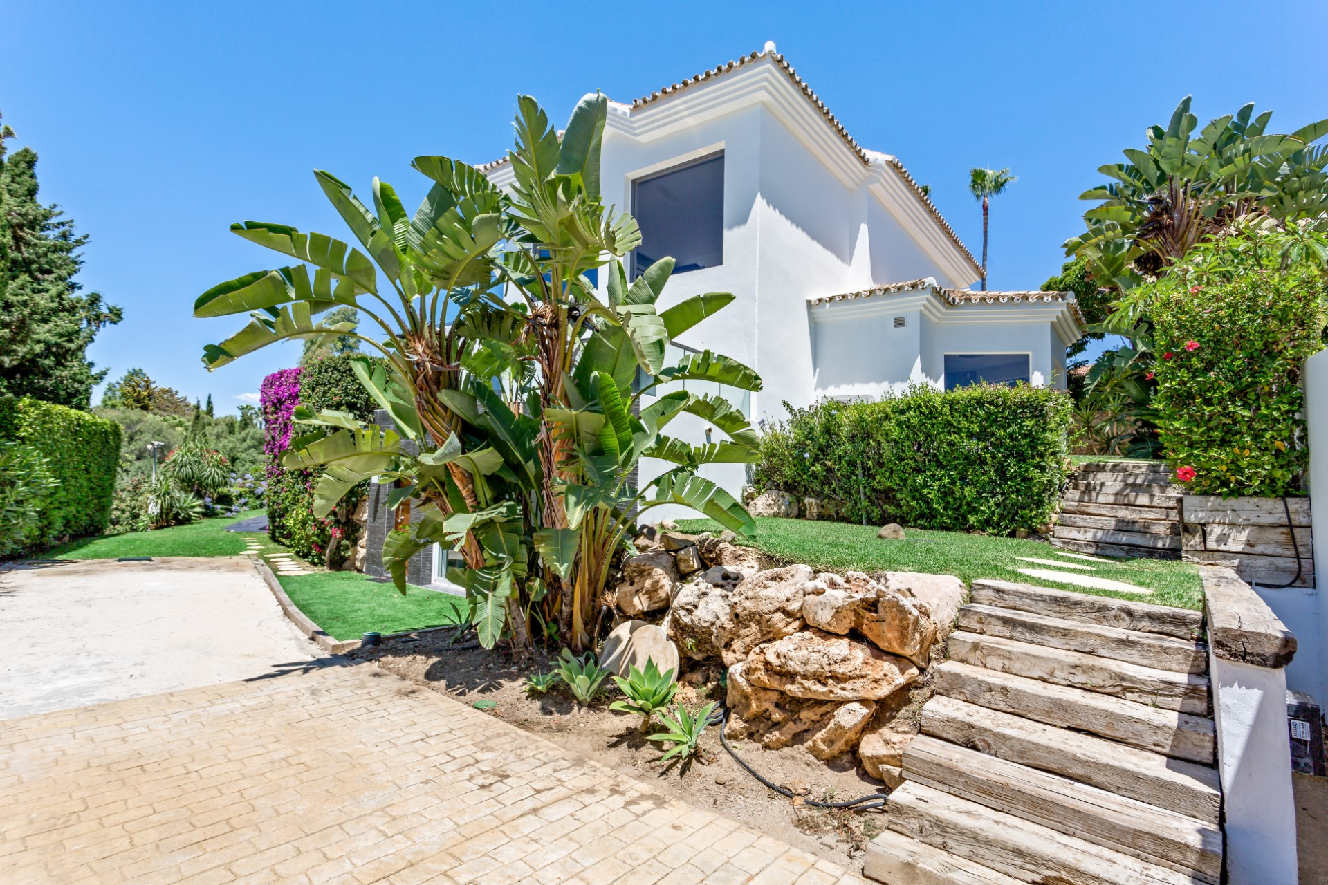 Una magnífica y moderna villa situada en Hacienda Las Chapas, Marbella Este