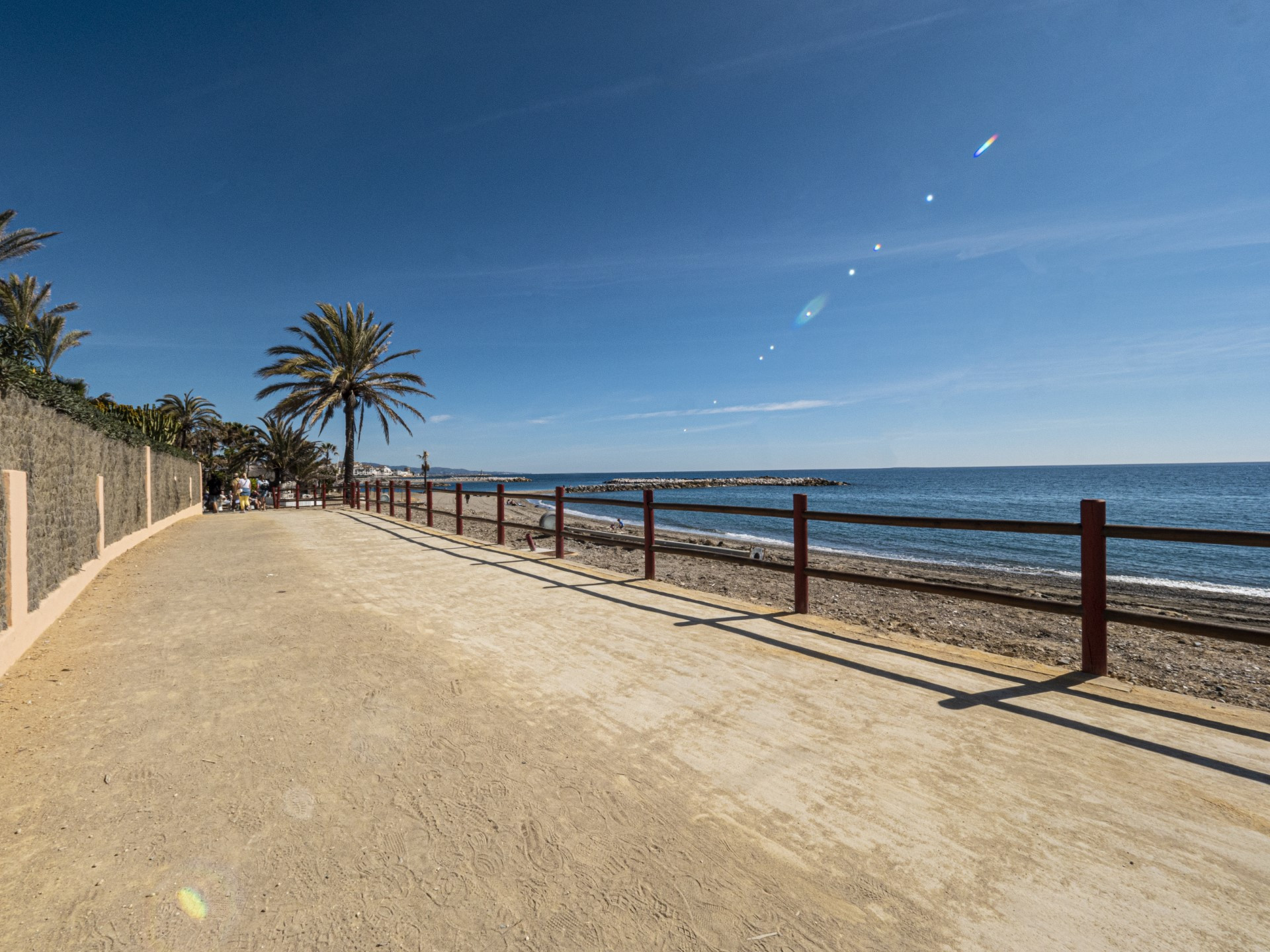 Frontline beach, 2 bedroom spacious apartment in La Herradura, Puerto Banus