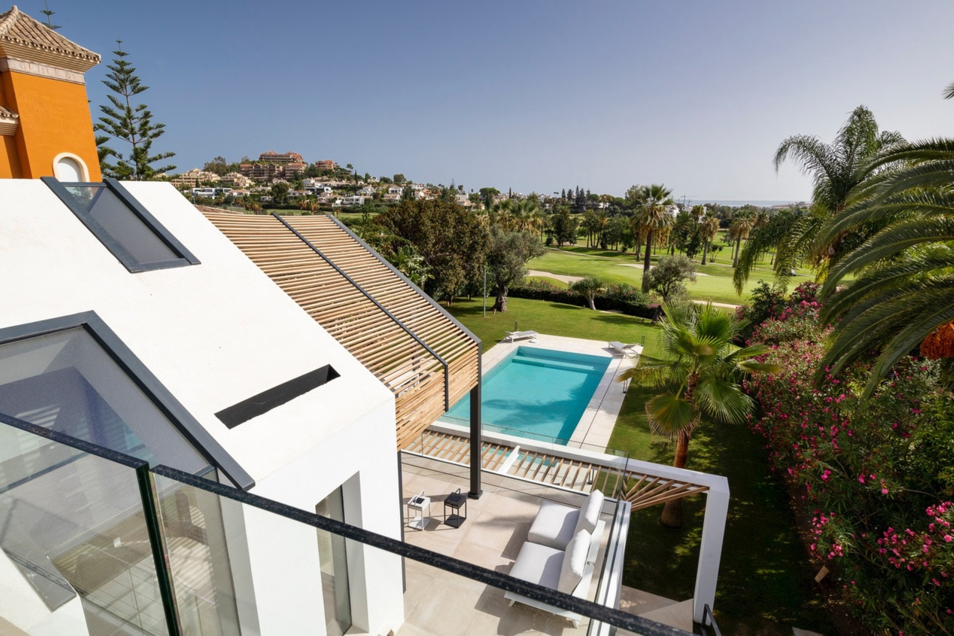 Frontline golf 6 bedroom modern villa in Los Naranjos Golf, Nueva Andalucia