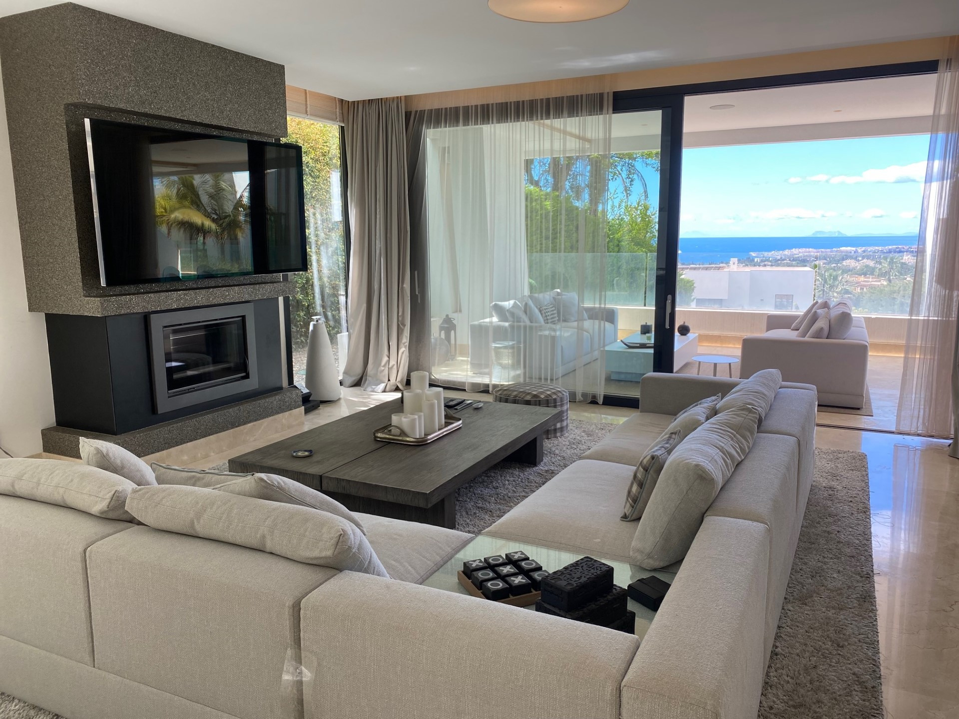 Impresionante apartamento dúplex en planta baja en La Reserva de Sierra Blanca