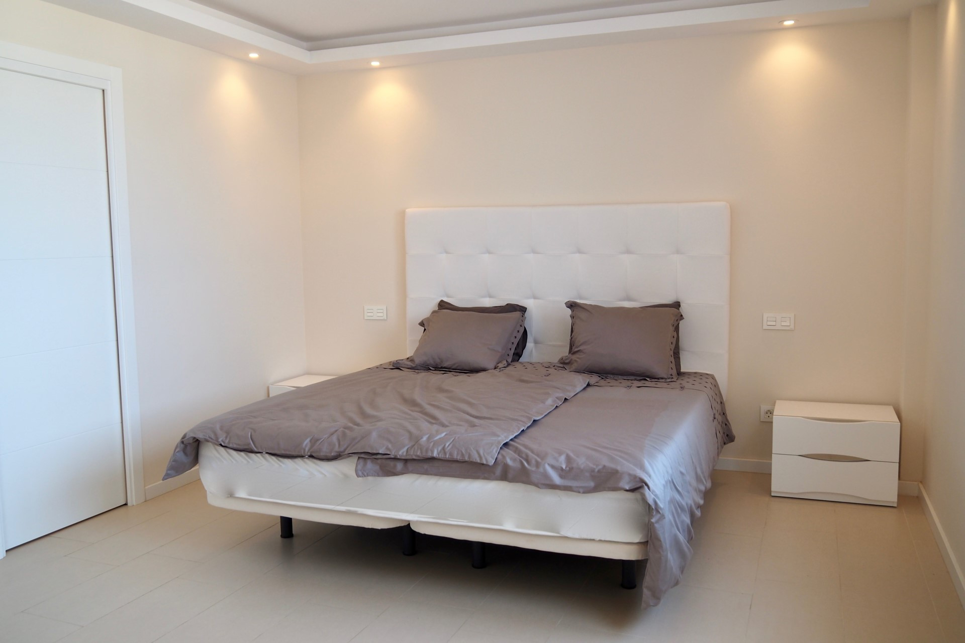 A marvellous refurbished apartment in Puerto Banus Marina